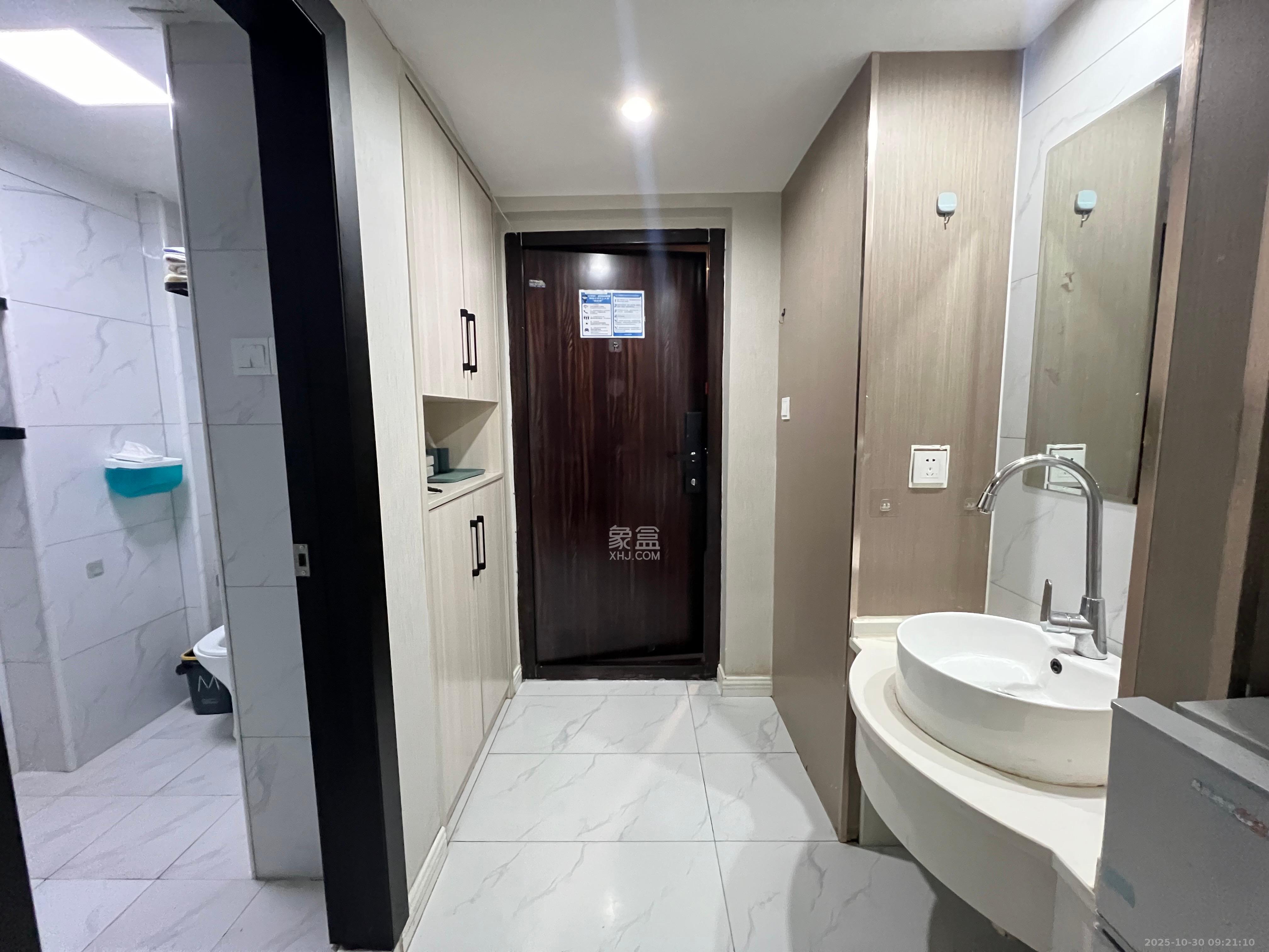 东盈商业广场(华泉城市广场) 1室1厅1卫 2200.0元/月 东盈商业广场(华泉城市广场) 1室1厅1卫 2200.0元/月室内图