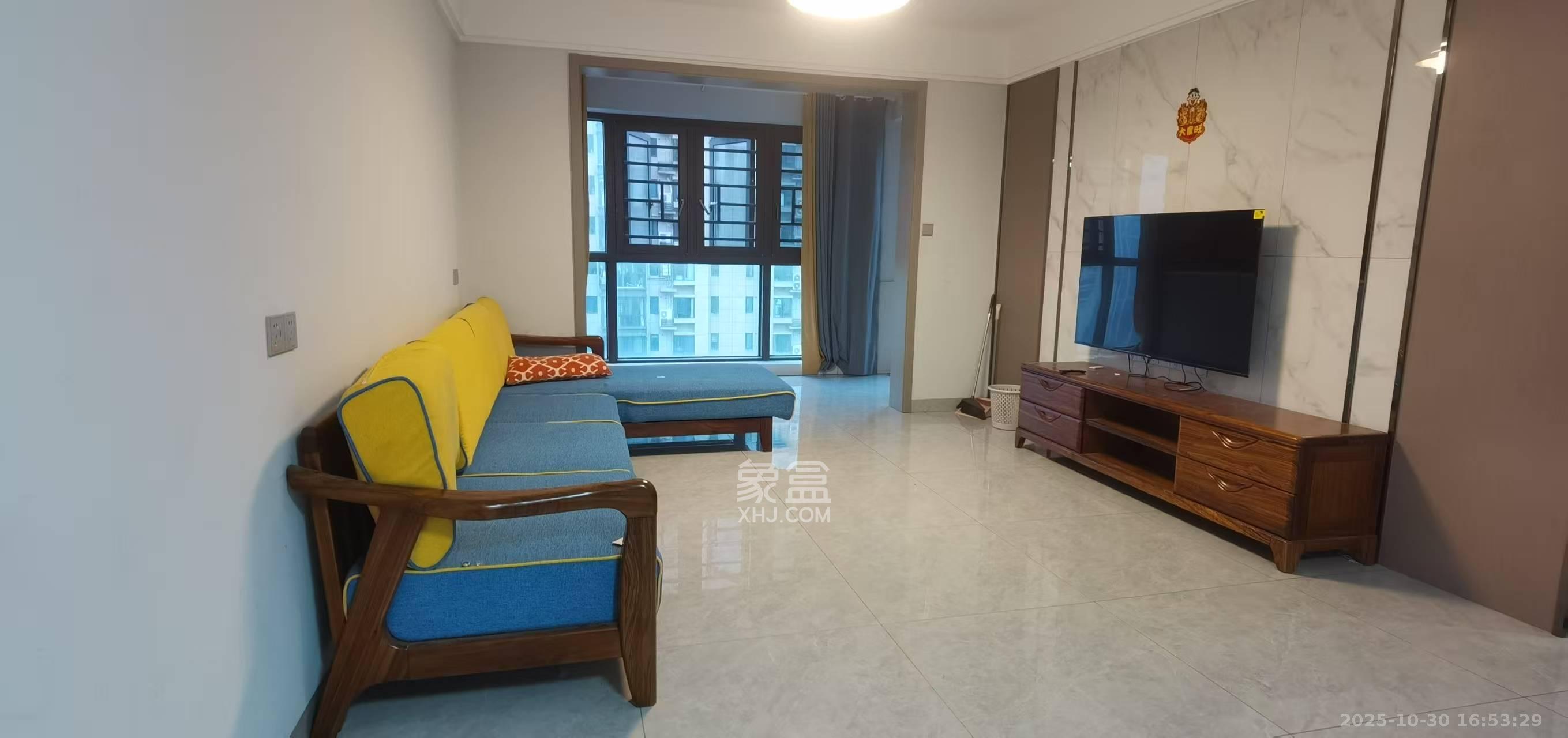 中国铁建梅溪青秀三期  4室2厅2卫    3500.0元/月 中国铁建梅溪青秀三期  4室2厅2卫    3500.0元/月