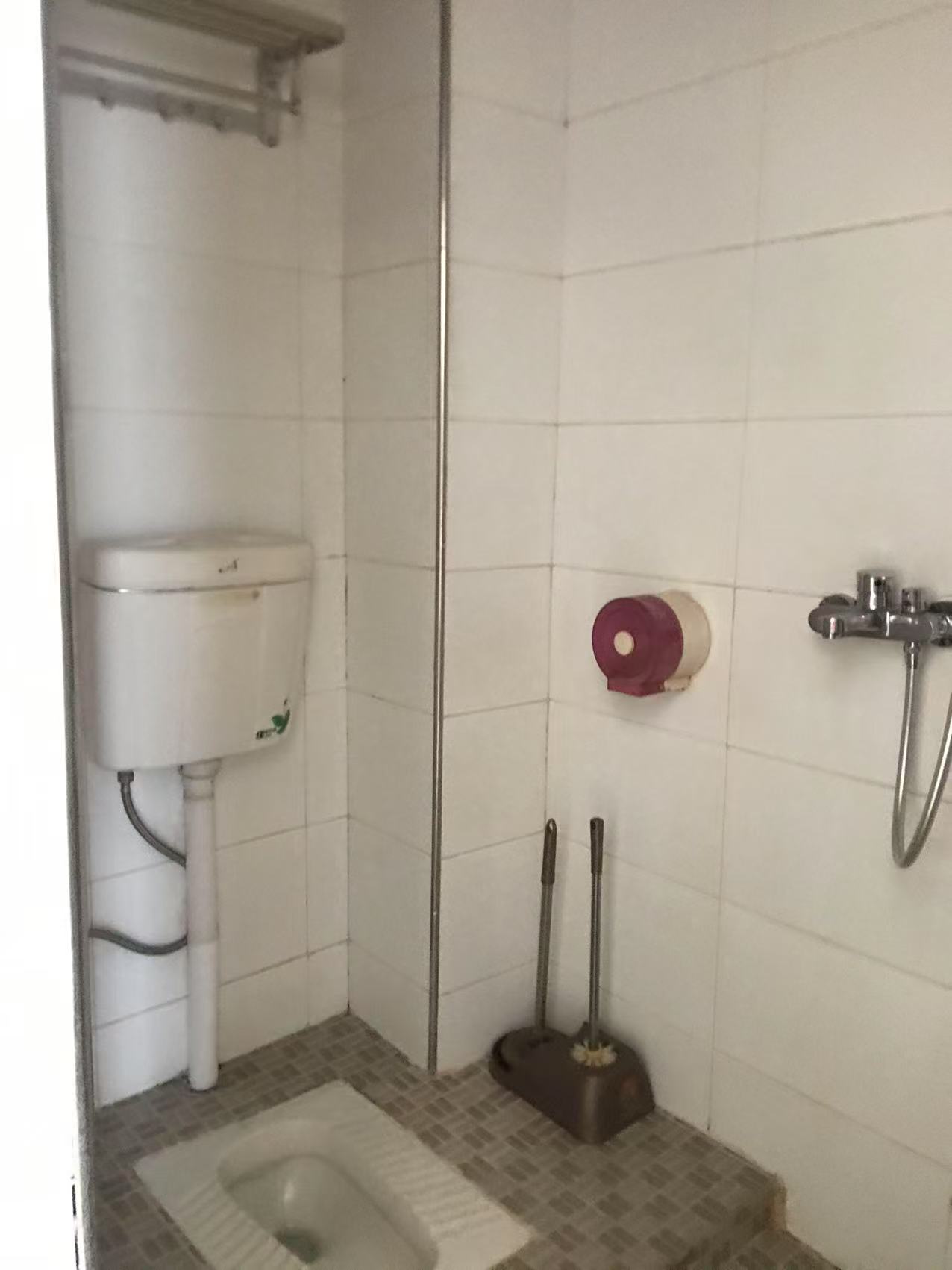 德盛华庭  1室1厅1卫    900.0元/月室内图