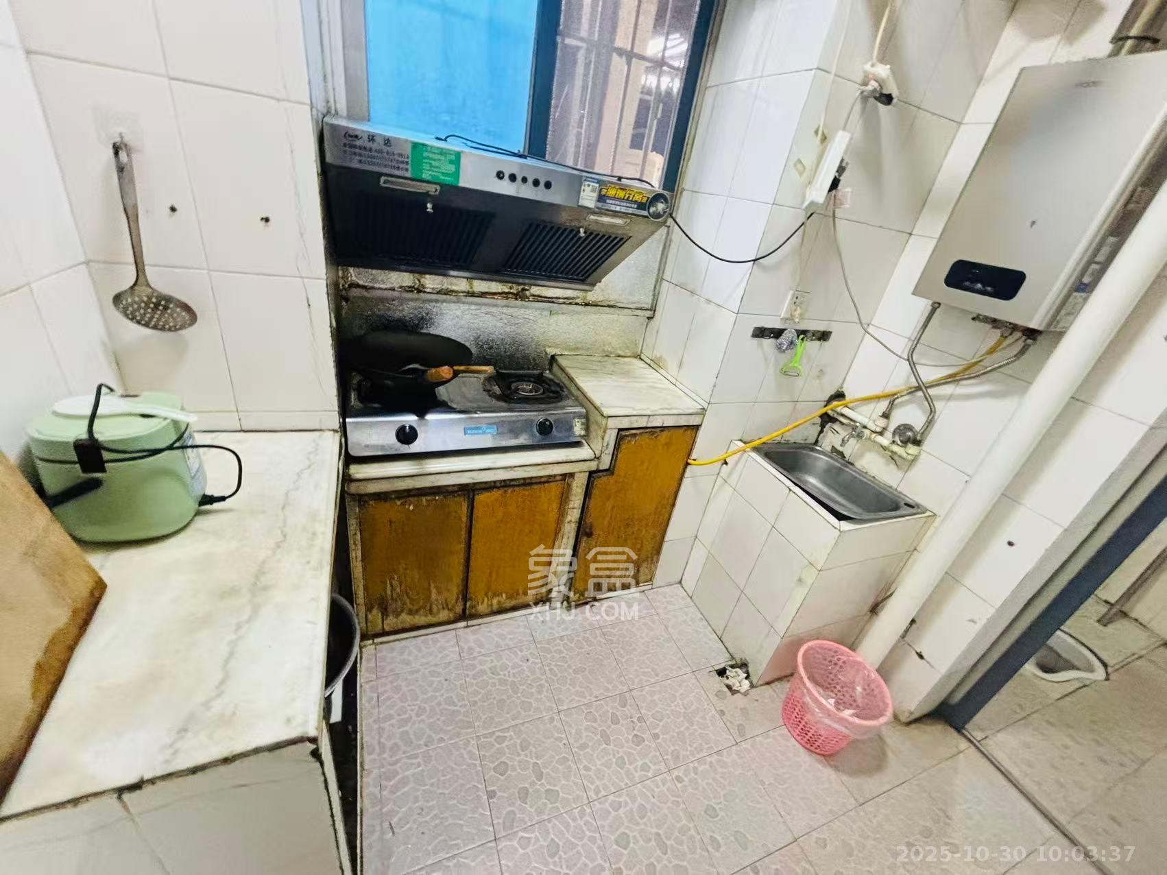 家兴公寓（洪家井）  1室1厅1卫    1400.0元/月室内图