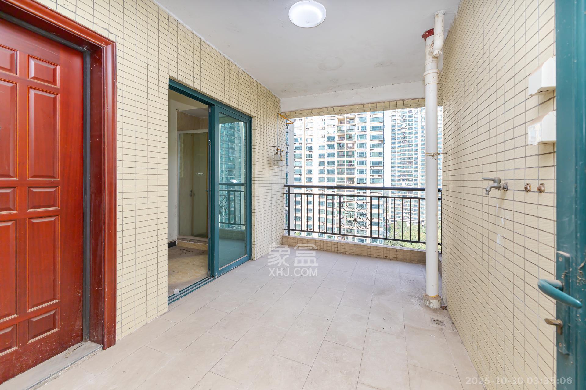 恒大名都  4室2厅4卫    125.0万 恒大名都  4室2厅4卫    125.0万阳台