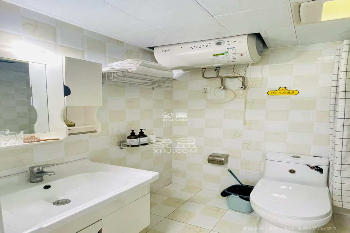 保利国际广场 1室1厅1卫 2000.0元/月 保利国际广场 1室1厅1卫 2000.0元/月室内图