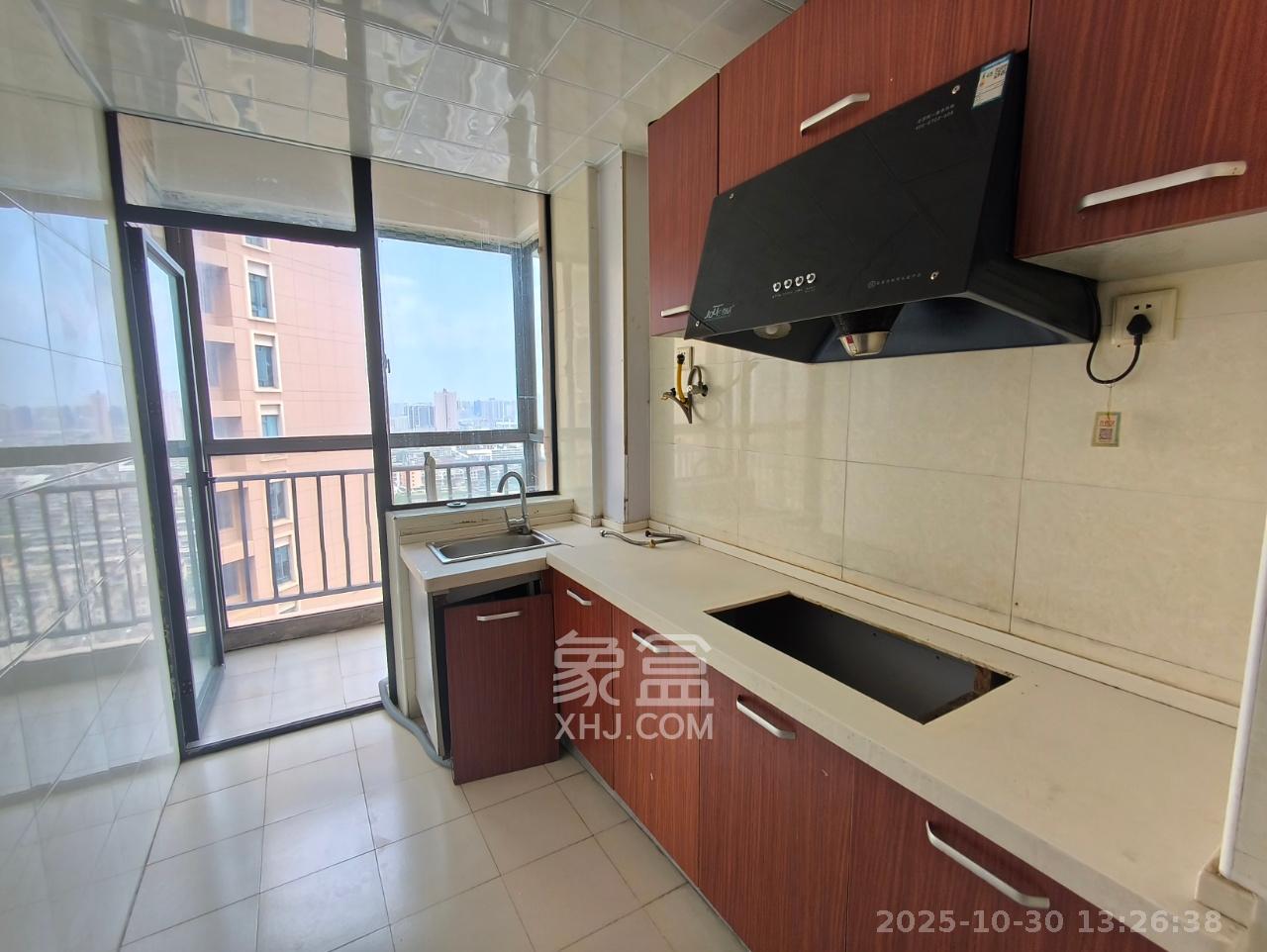 融圣国际  3室2厅2卫    3500.0元/月 融圣国际  3室2厅2卫    3500.0元/月室内图