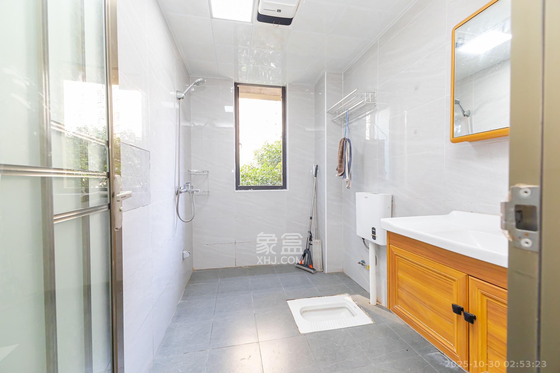 勤诚达境界城  3室2厅2卫    80.8万卫生间