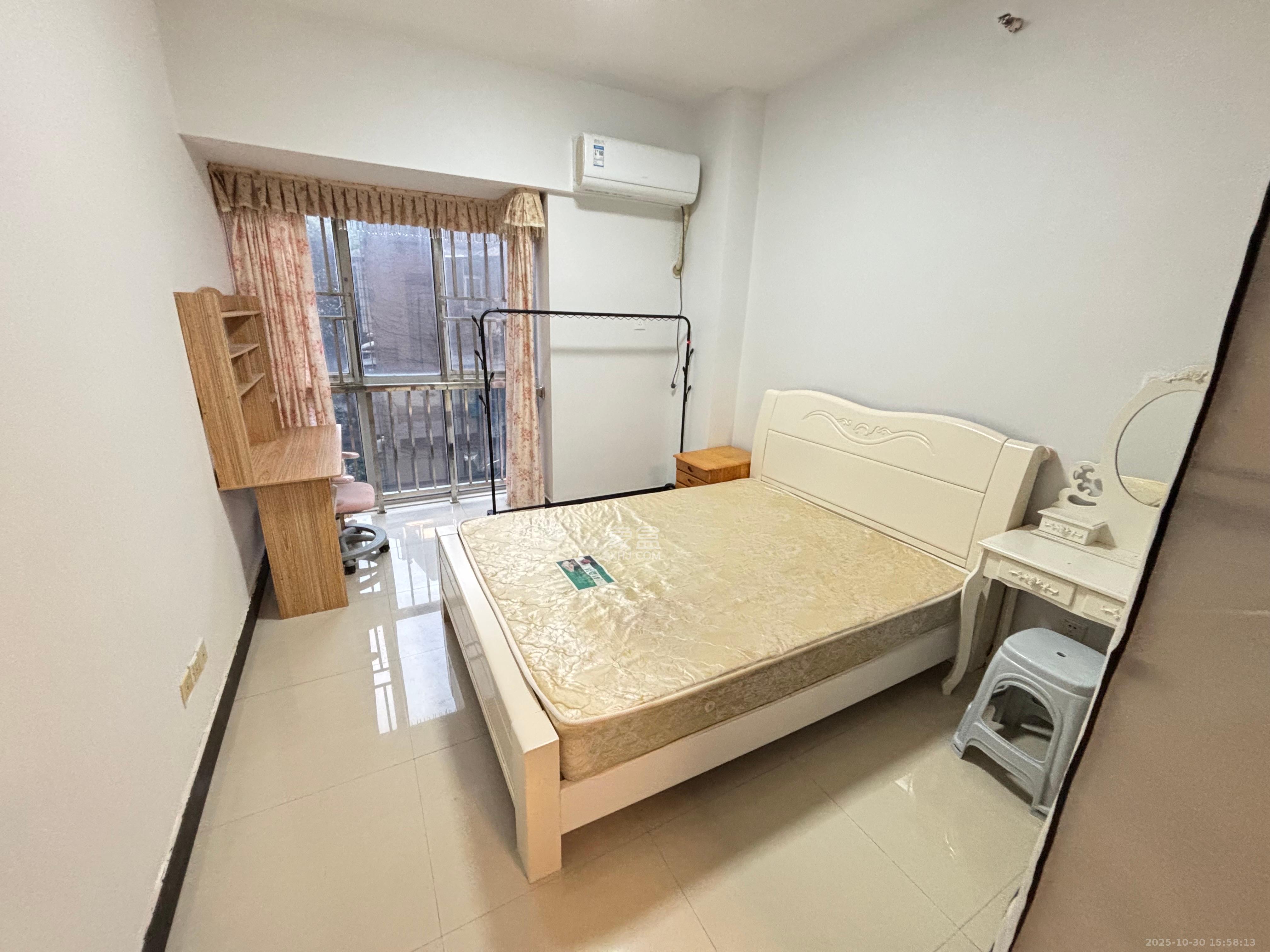 中远公馆  1室1厅1卫    1600.0元/月