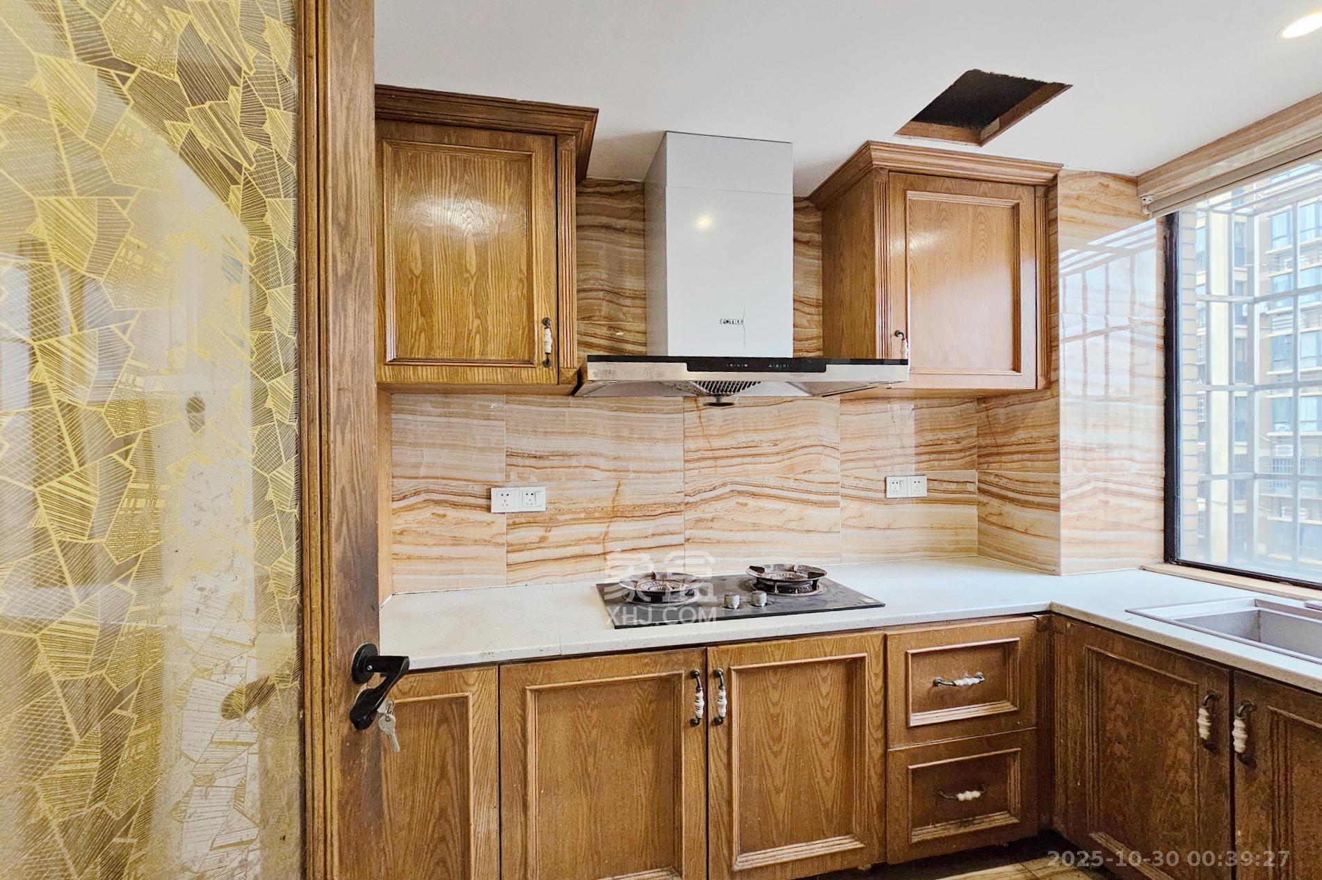 三江花中城  3室2厅2卫    128.0万其他