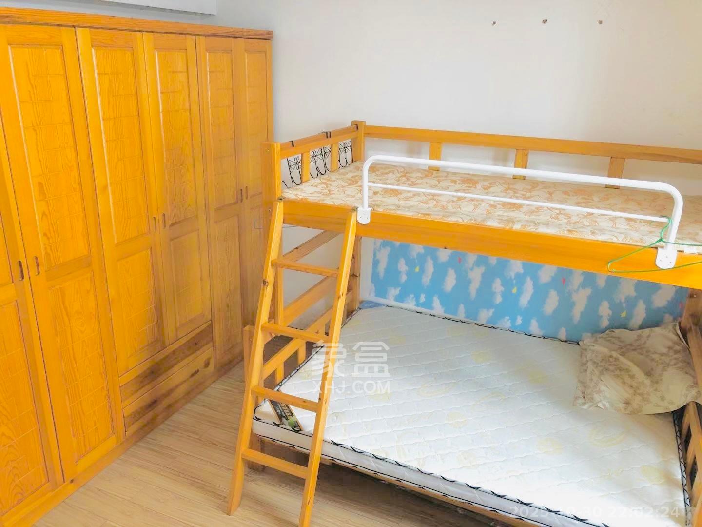 金碧文华  3室1厅1卫    2200.0元/月室内图