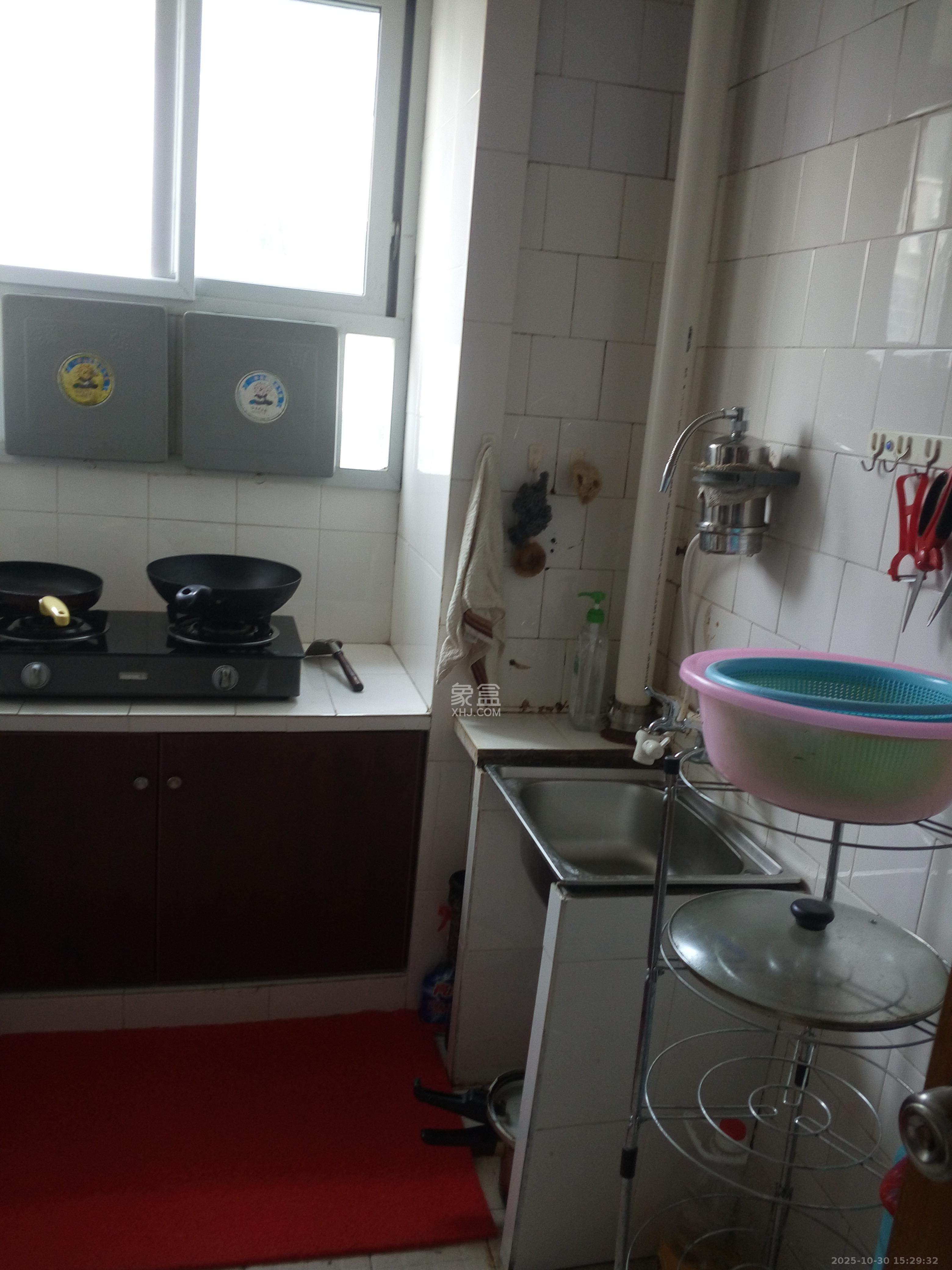 交通厅宿舍  3室1厅1卫    2500.0元/月室内图