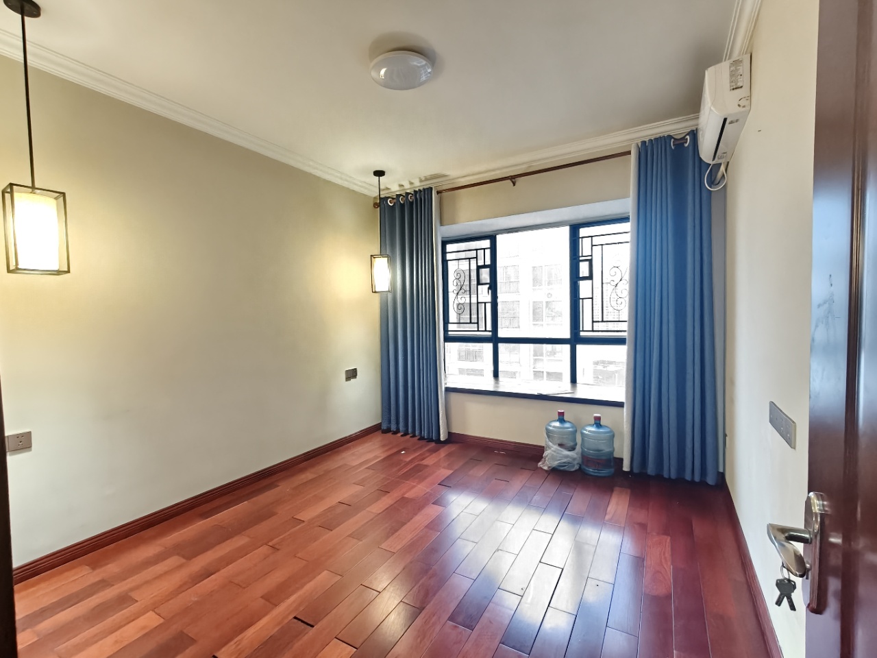 海岸银座花园  3室2厅2卫    2800.0元/月室内图