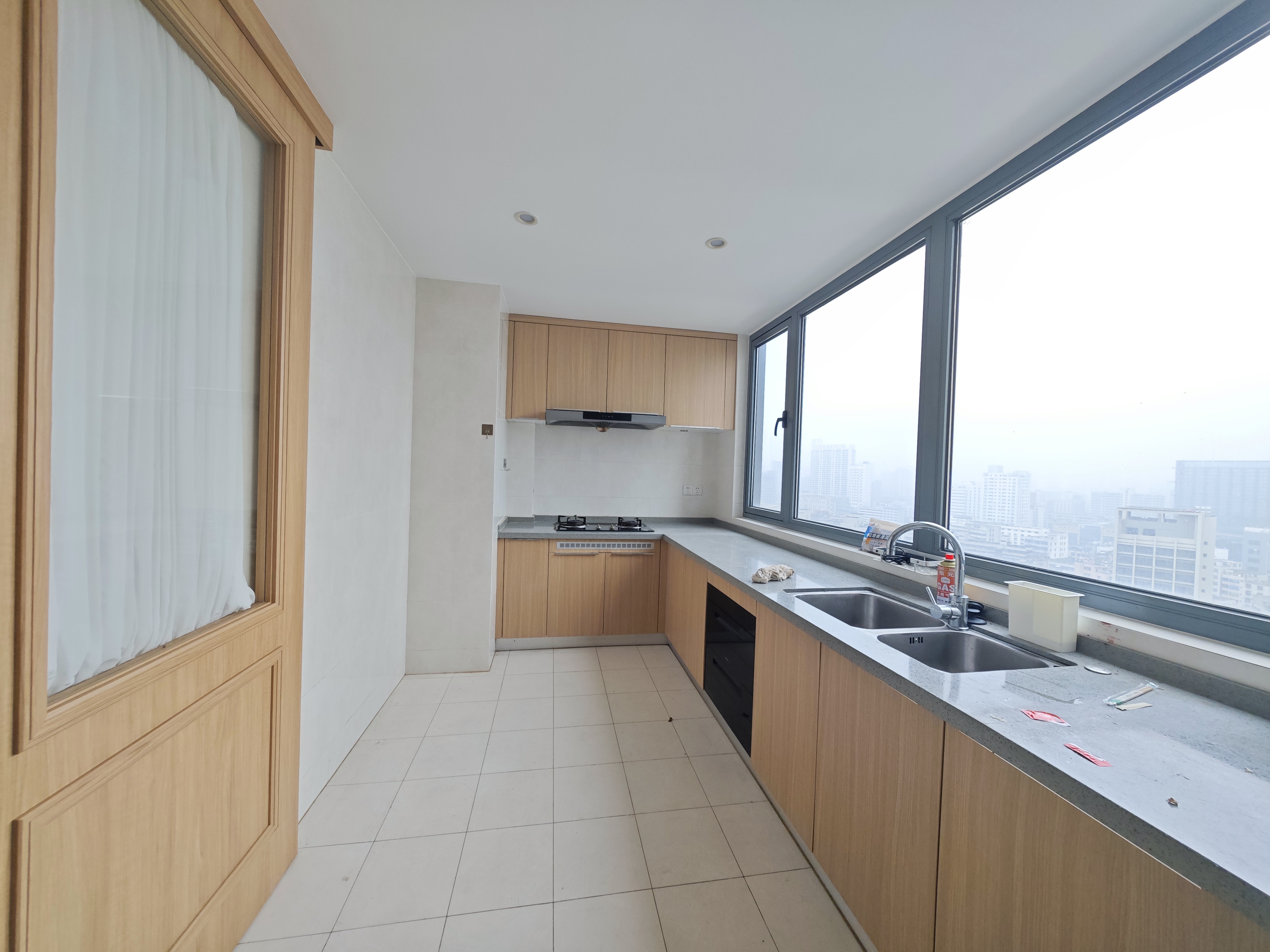 龙兴公馆 3室2厅2卫 7000.0元/月 龙兴公馆 3室2厅2卫 7000.0元/月室内图