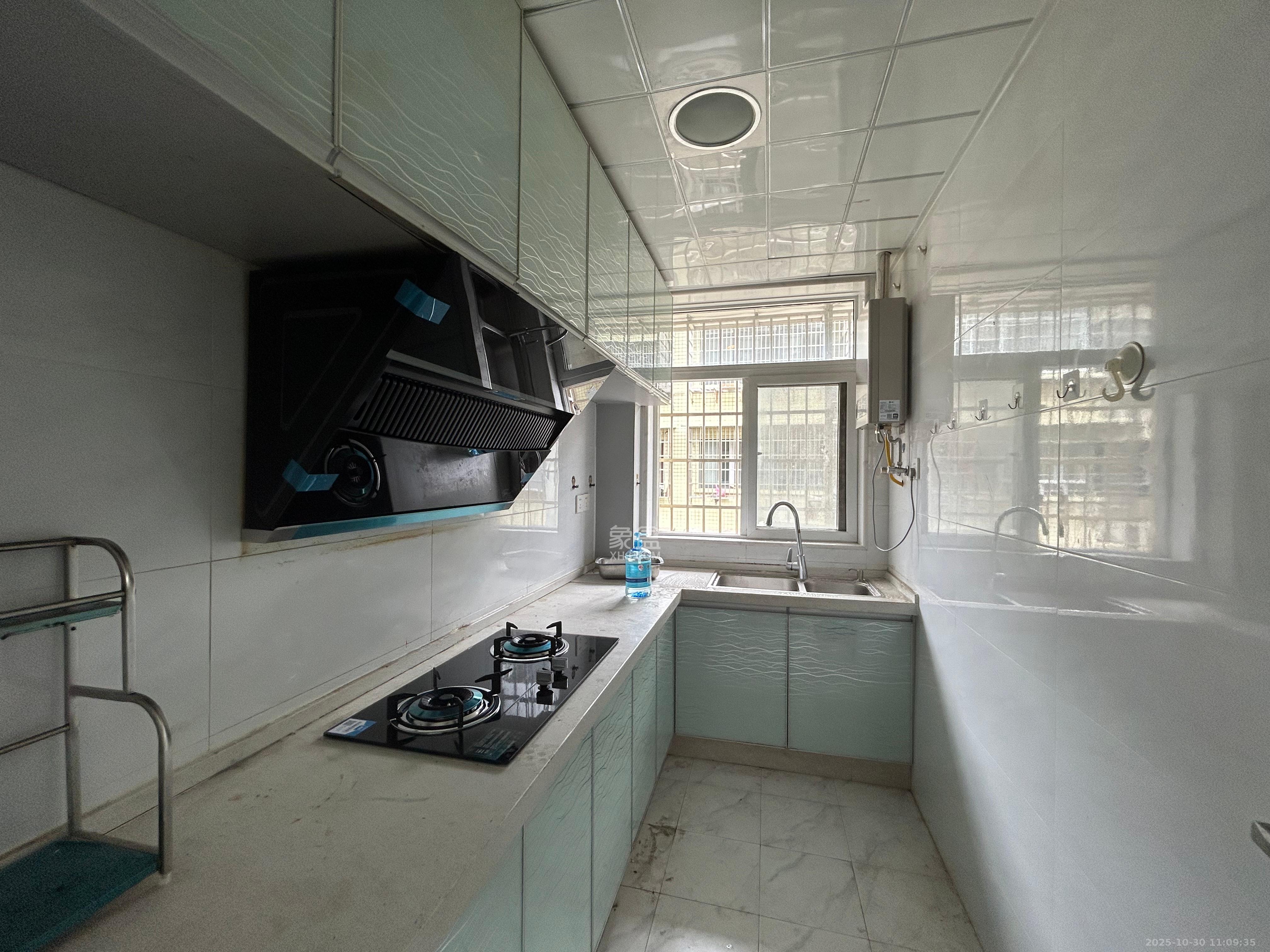 友兴家园  2室1厅1卫    1700.0元/月室内图