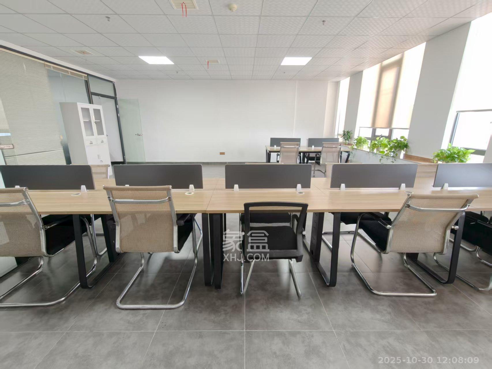 华润置地广场一期   132.0㎡      5000.0元/月室内图