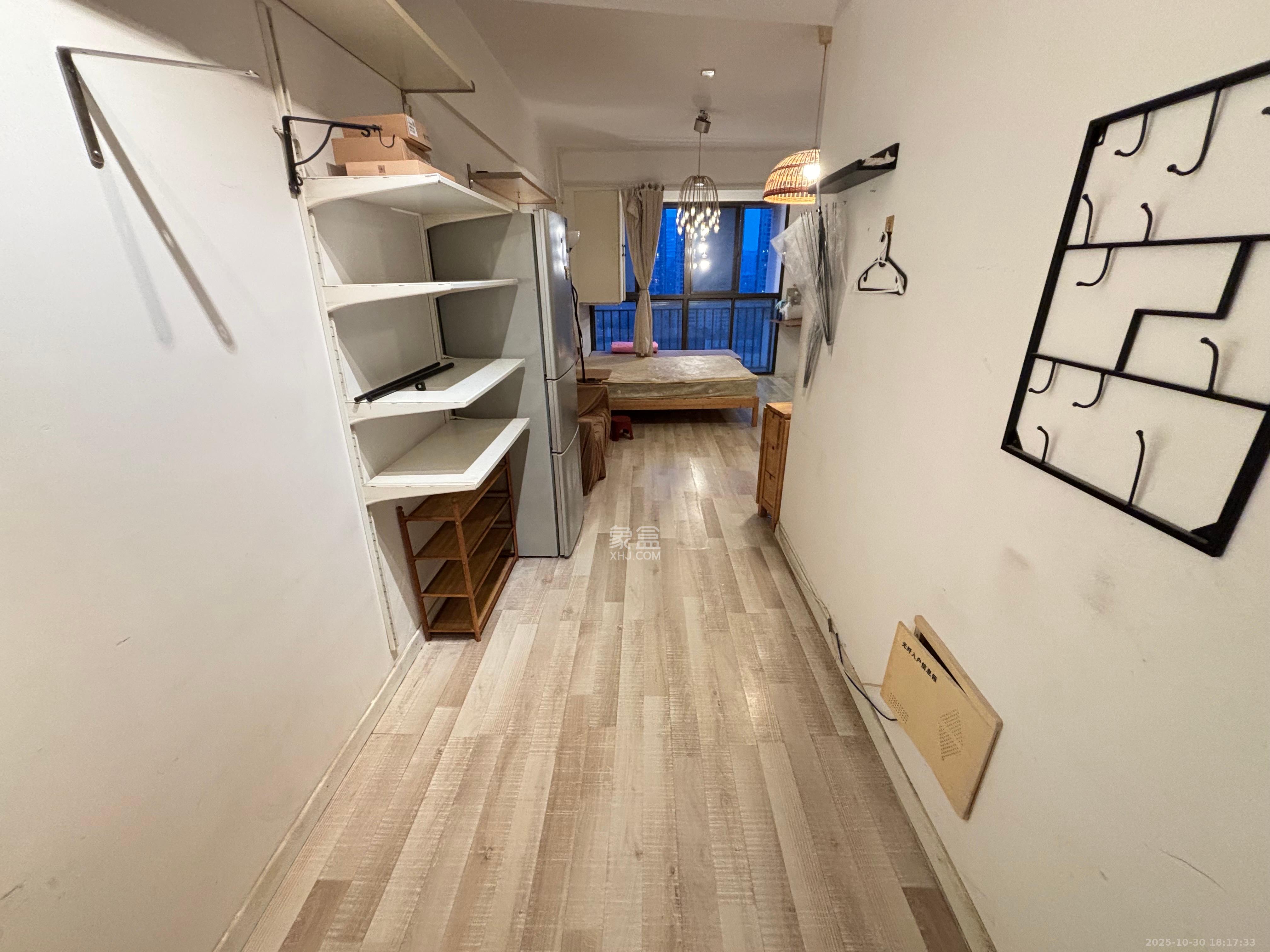 钱隆樽品(一、二、三期)  1室1厅1卫    1500.0元/月室内图