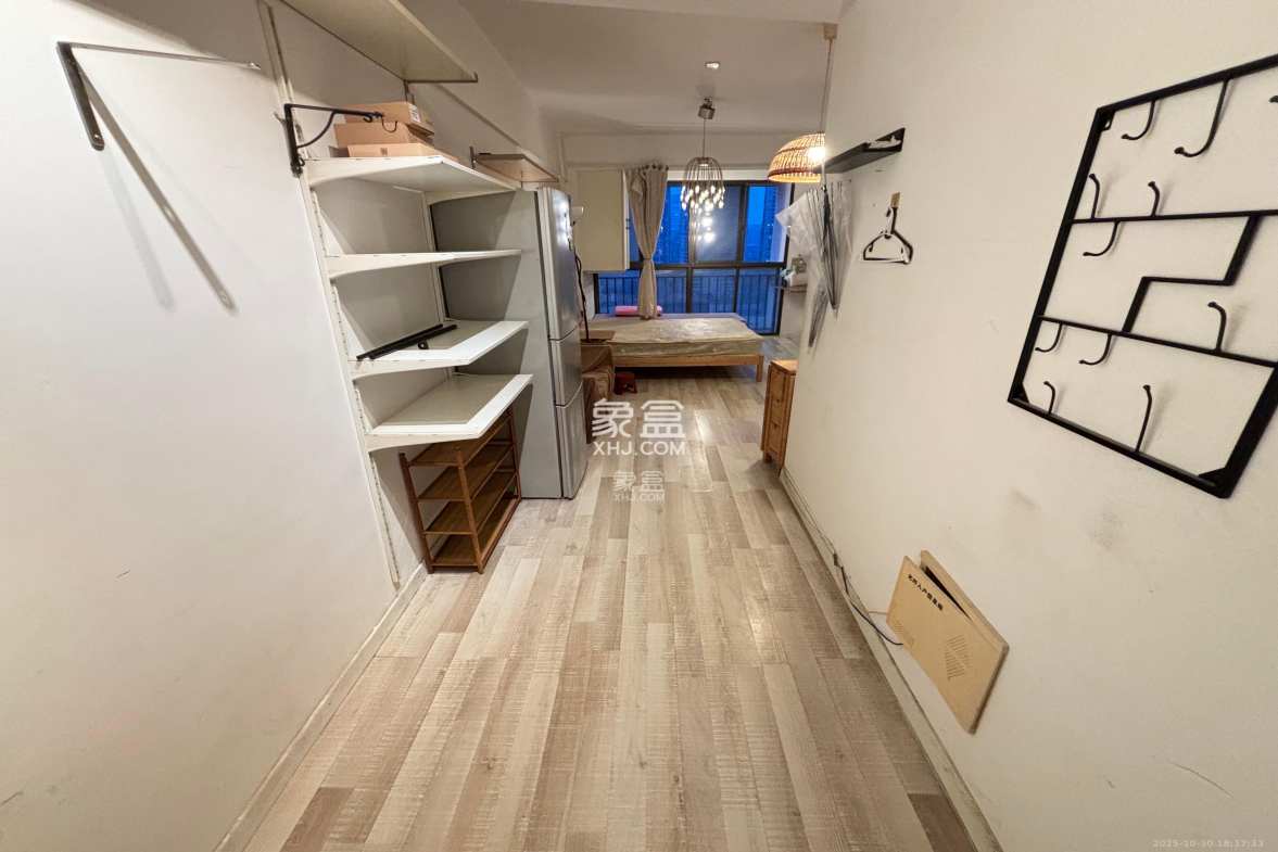 钱隆樽品(一、二、三期) 1室1厅1卫 1500.0元/月 钱隆樽品(一、二、三期) 1室1厅1卫 1500.0元/月室内图