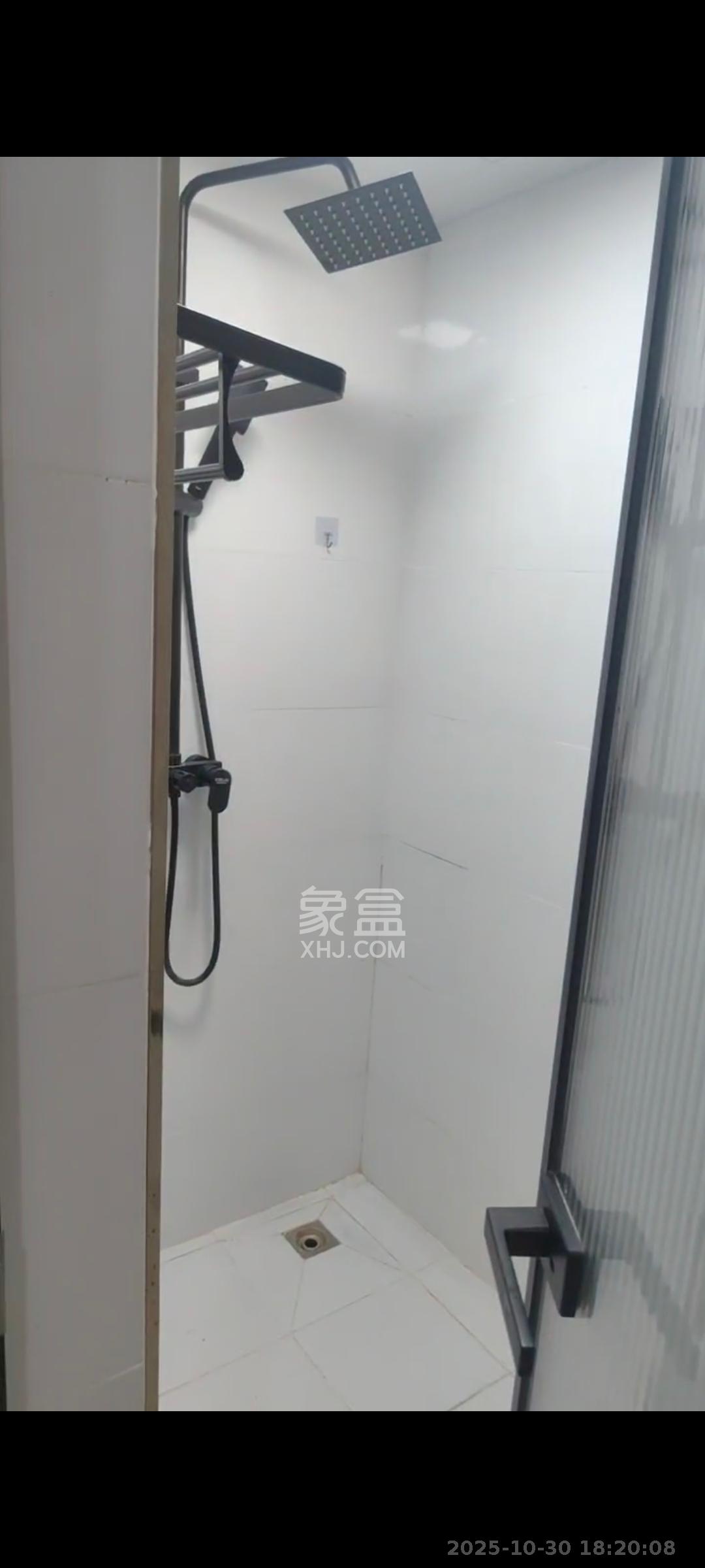 金地商置湘江峯汇  1室1厅1卫    1400.0元/月室内图