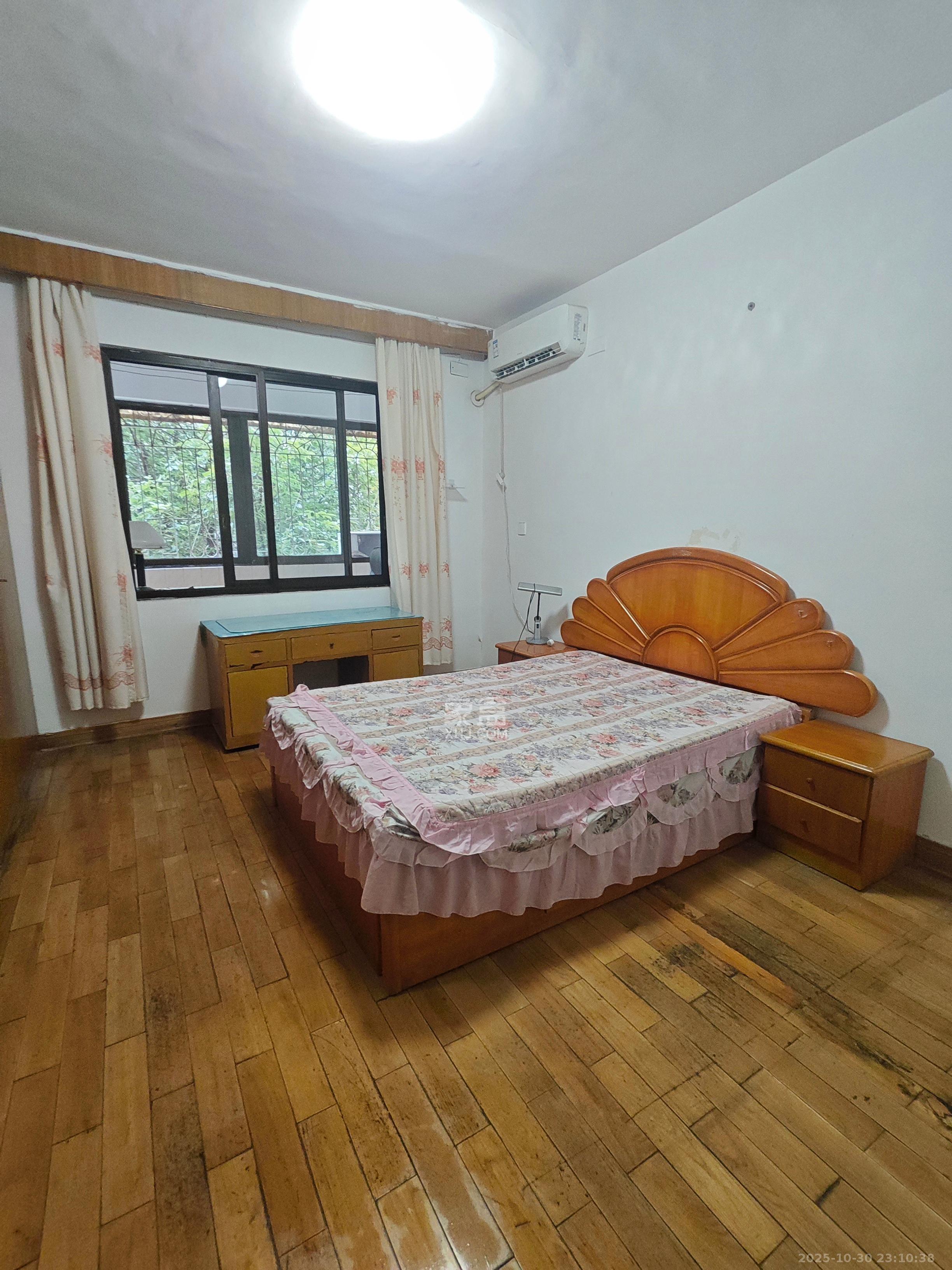 雨花大厦（云海大厦）  1室0厅0卫    1999.0元/月