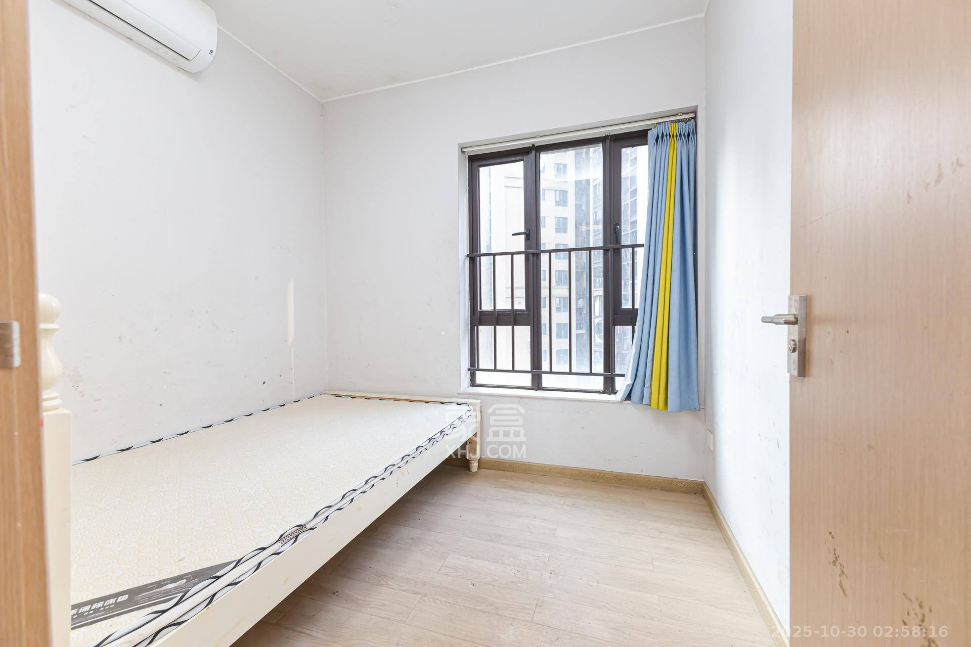 时代倾城二期 4室2厅2卫 86.0万 时代倾城二期 4室2厅2卫 86.0万卧室