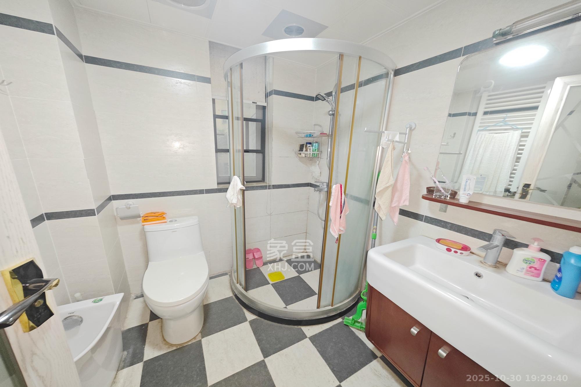 新城新世界一二三期  2室1厅1卫    98.0万其他