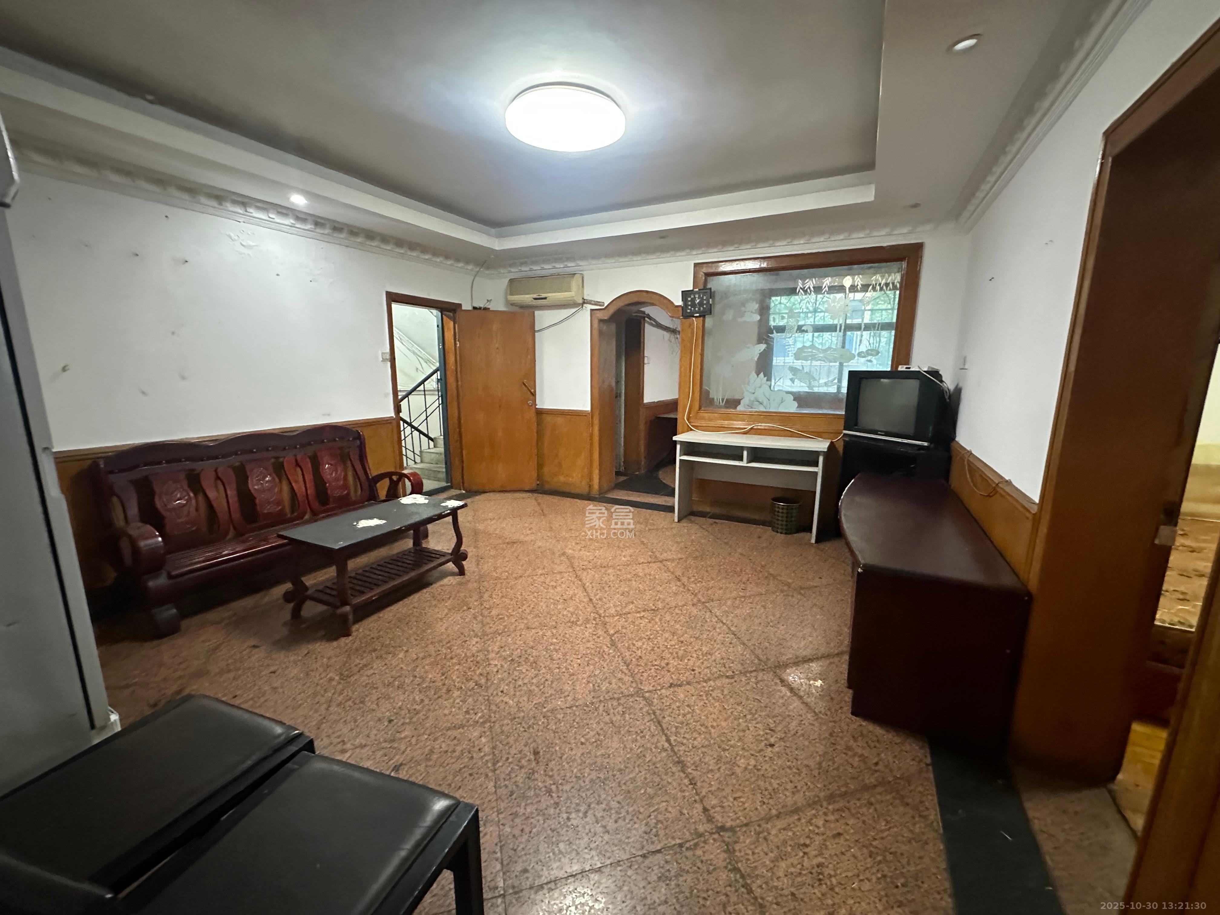 文昌阁散盘  3室2厅1卫    1800.0元/月室内图