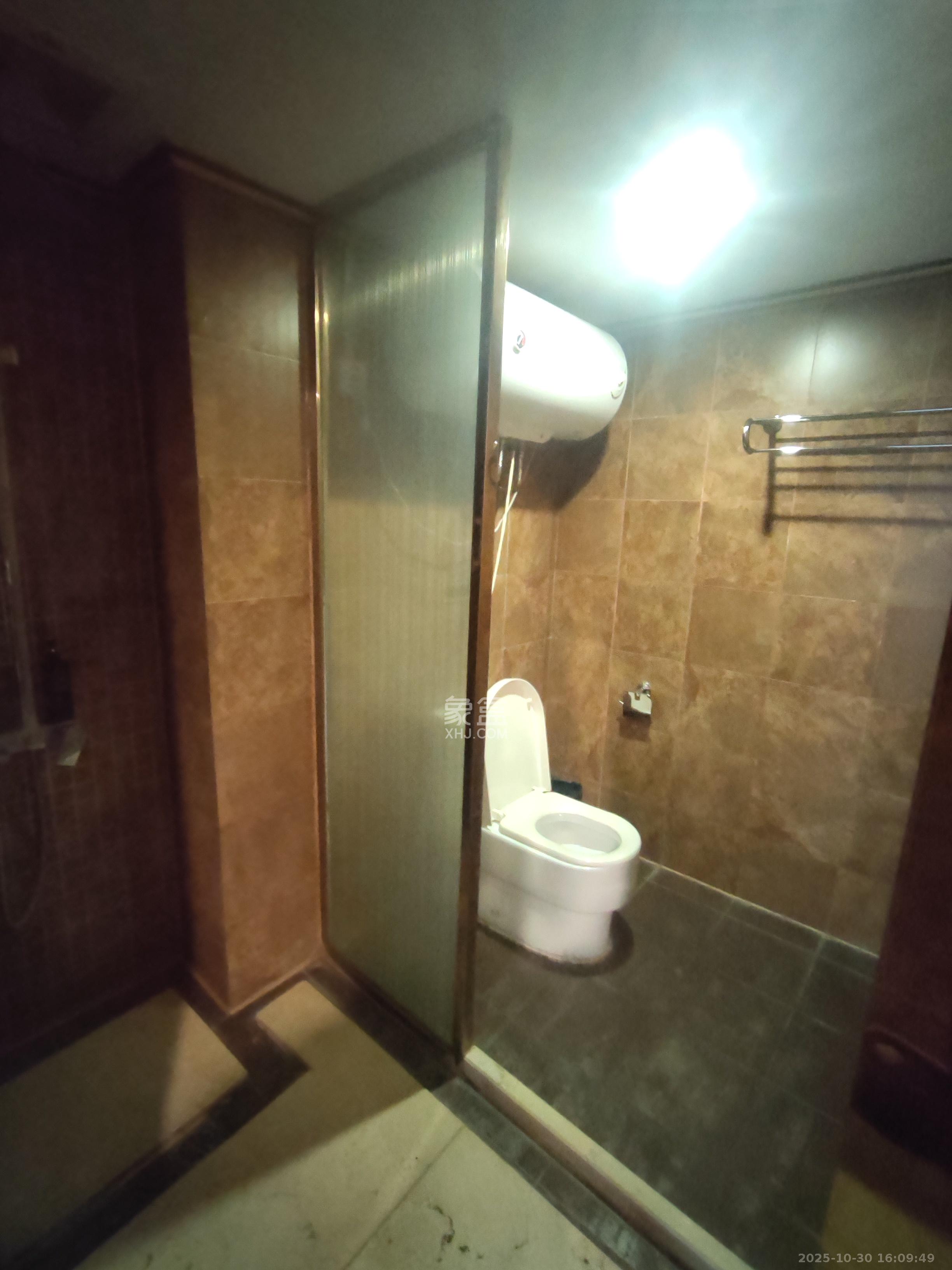 三重星都心  1室1厅1卫    1100.0元/月室内图