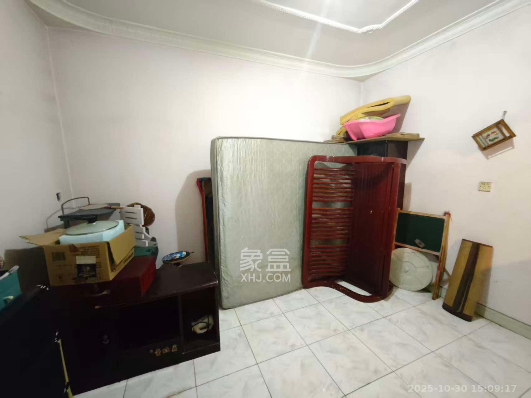 星沙二区  3室2厅1卫    1300.0元/月室内图