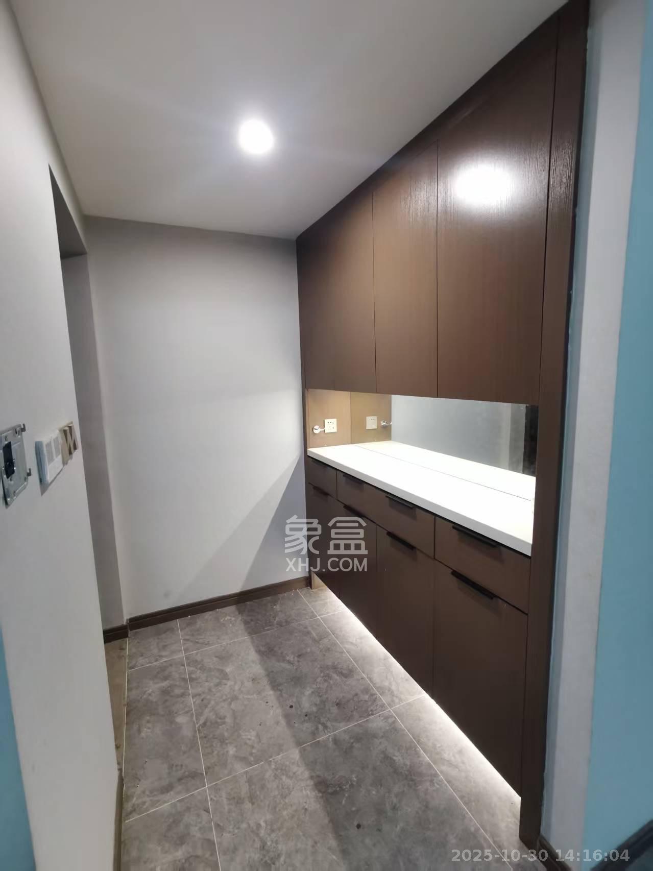 梦想麓隐天境  4室2厅2卫    3000.0元/月室内图