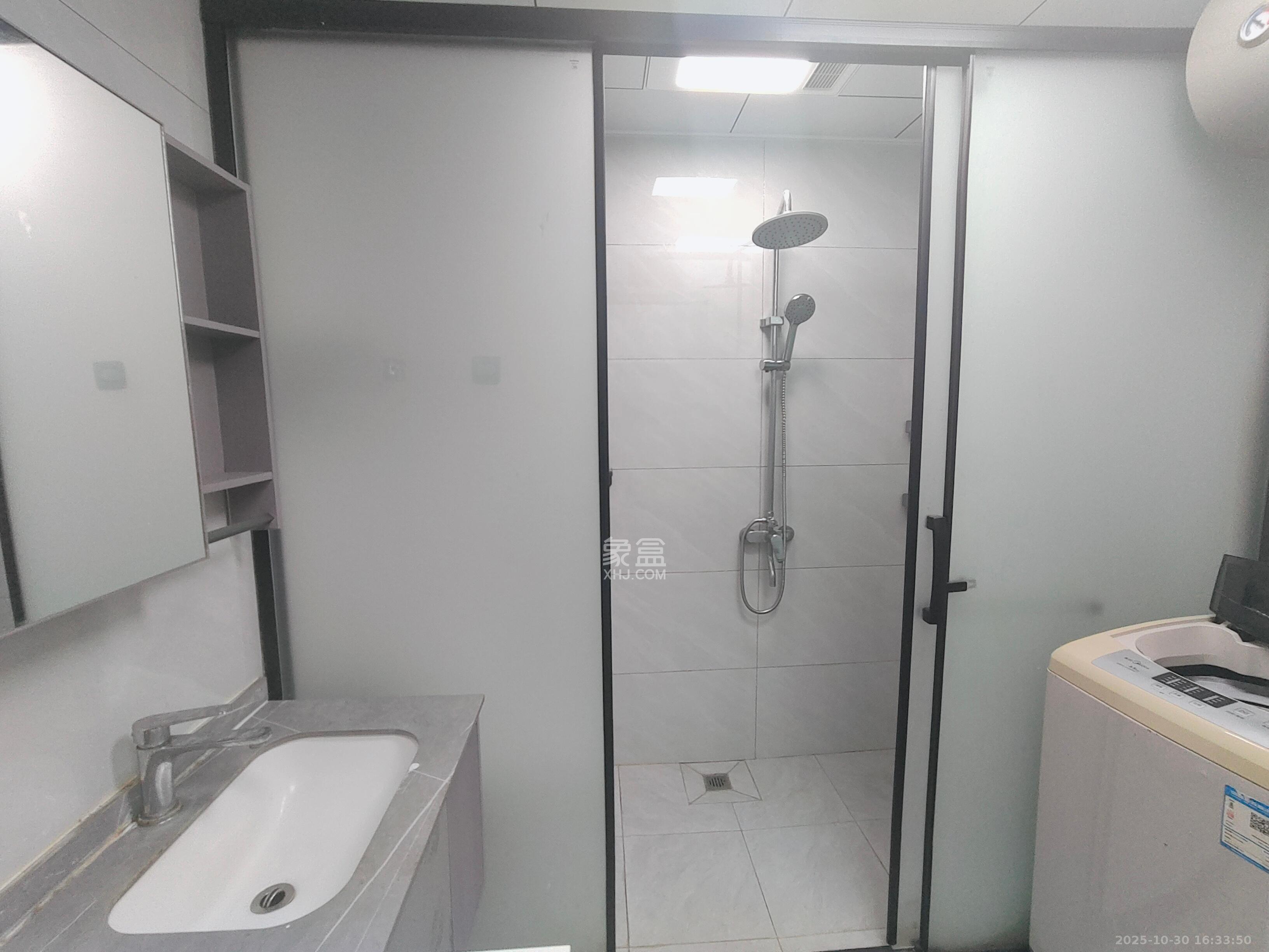 日盛湖湘花苑  1室1厅1卫    1400.0元/月室内图