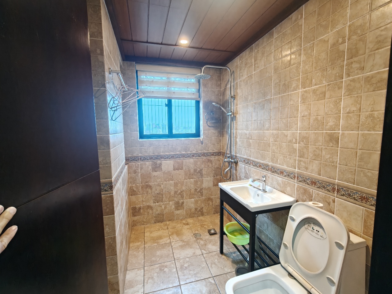 海岸银座花园  3室2厅2卫    2800.0元/月室内图