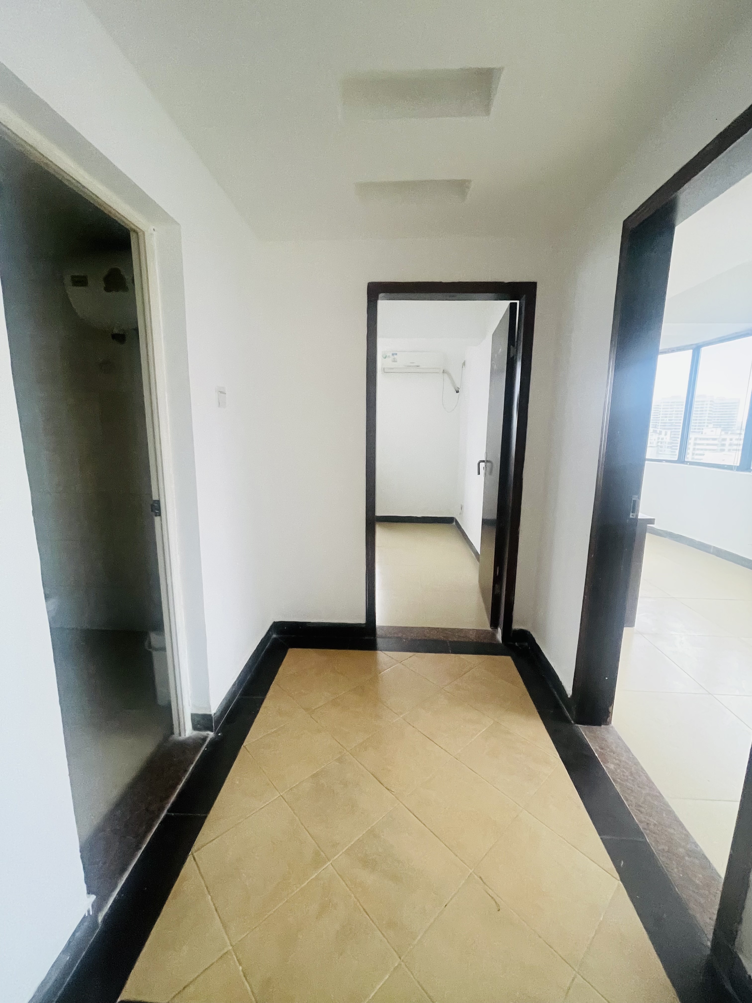 帝国大厦  2室2厅1卫    60.0万客厅