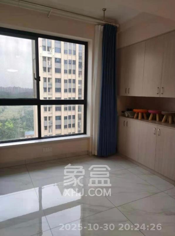 长房半岛蓝湾（观山月）  2室2厅1卫    2300.0元/月室内图