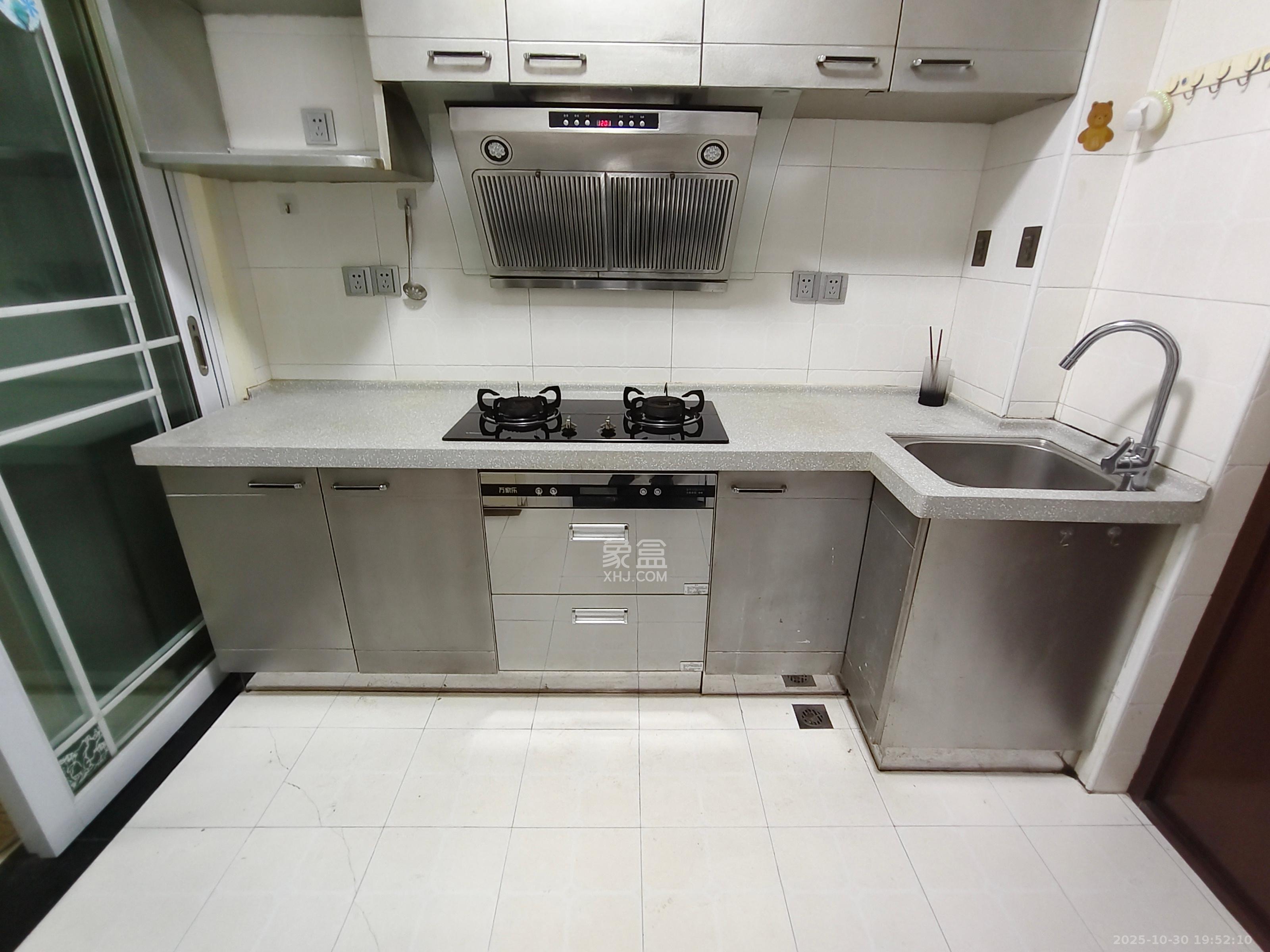 融圣国际 1室0厅1卫 1800.0元/月 融圣国际 1室0厅1卫 1800.0元/月室内图