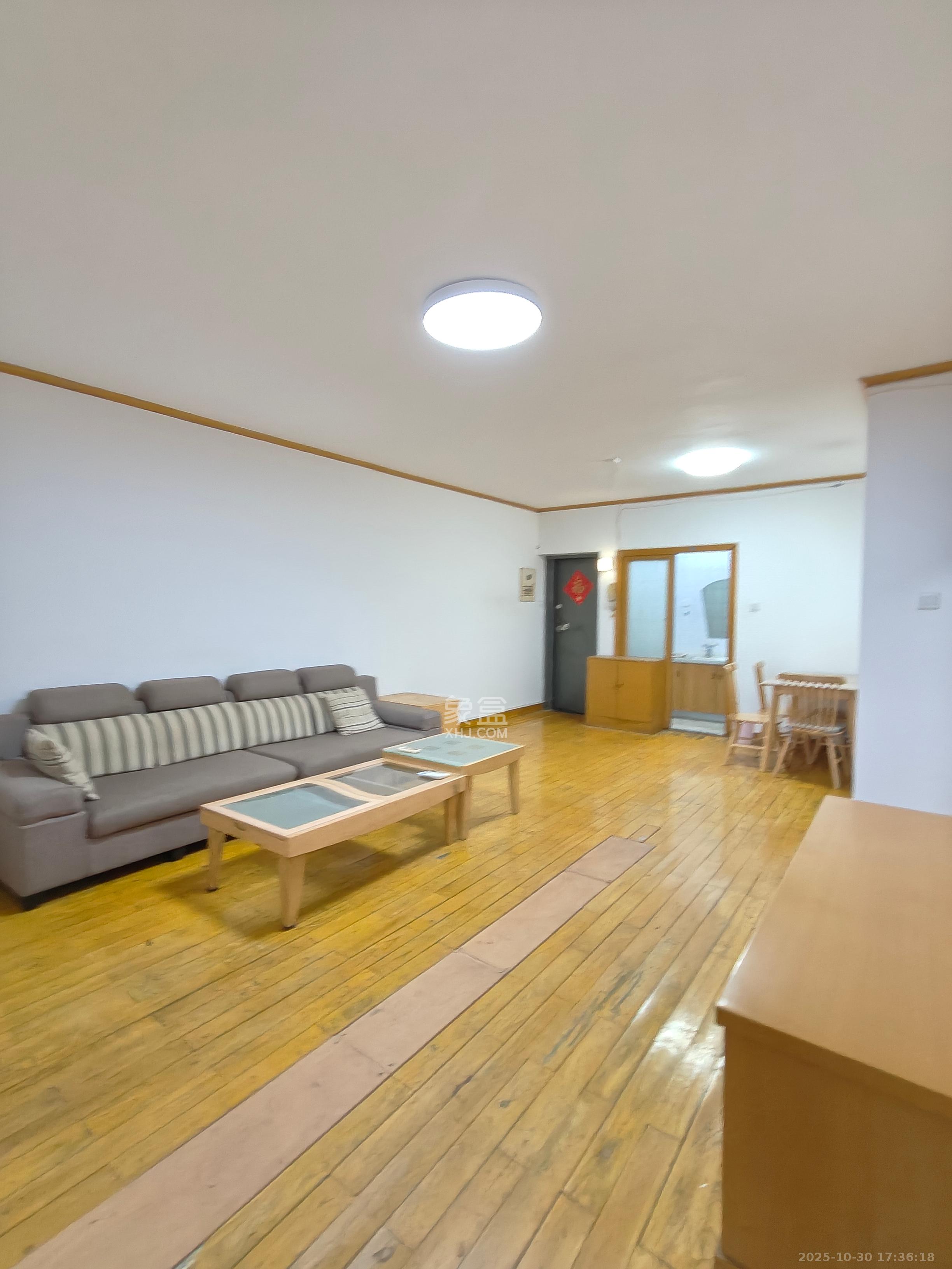 建工集团单位房  3室1厅1卫    2000.0元/月