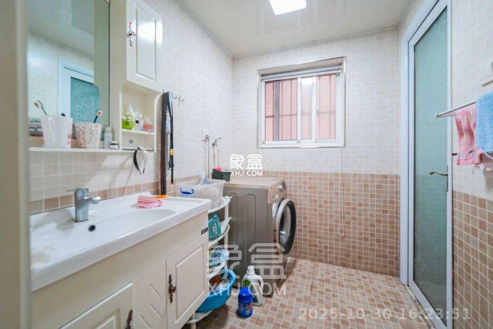 城市山水豪园(山水城市风景) 3室2厅2卫 3000.0元/月 城市山水豪园(山水城市风景) 3室2厅2卫 3000.0元/月室内图