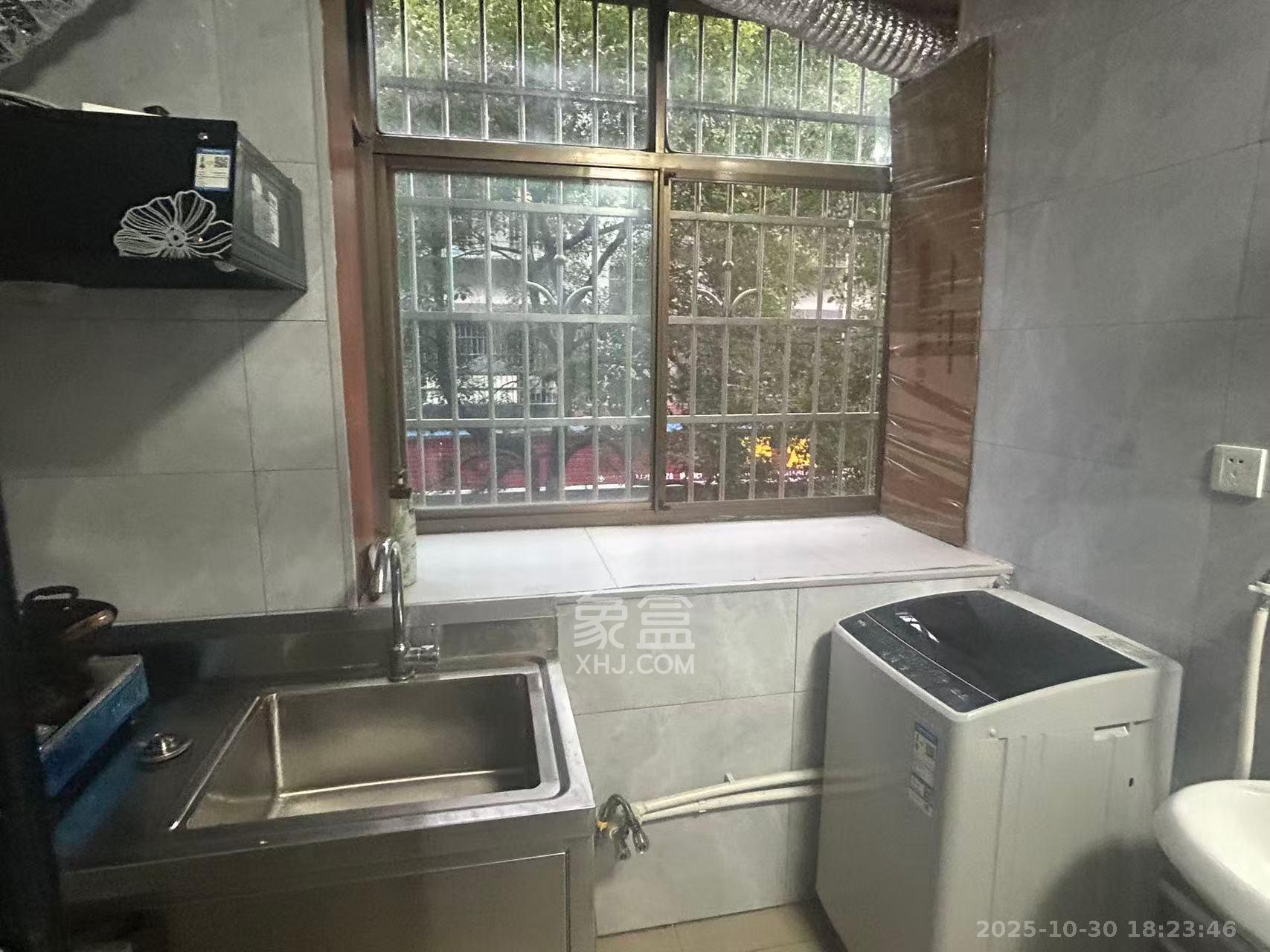 花桥钢材市场(花桥小区)  2室1厅1卫    1300.0元/月 花桥钢材市场(花桥小区)  2室1厅1卫    1300.0元/月