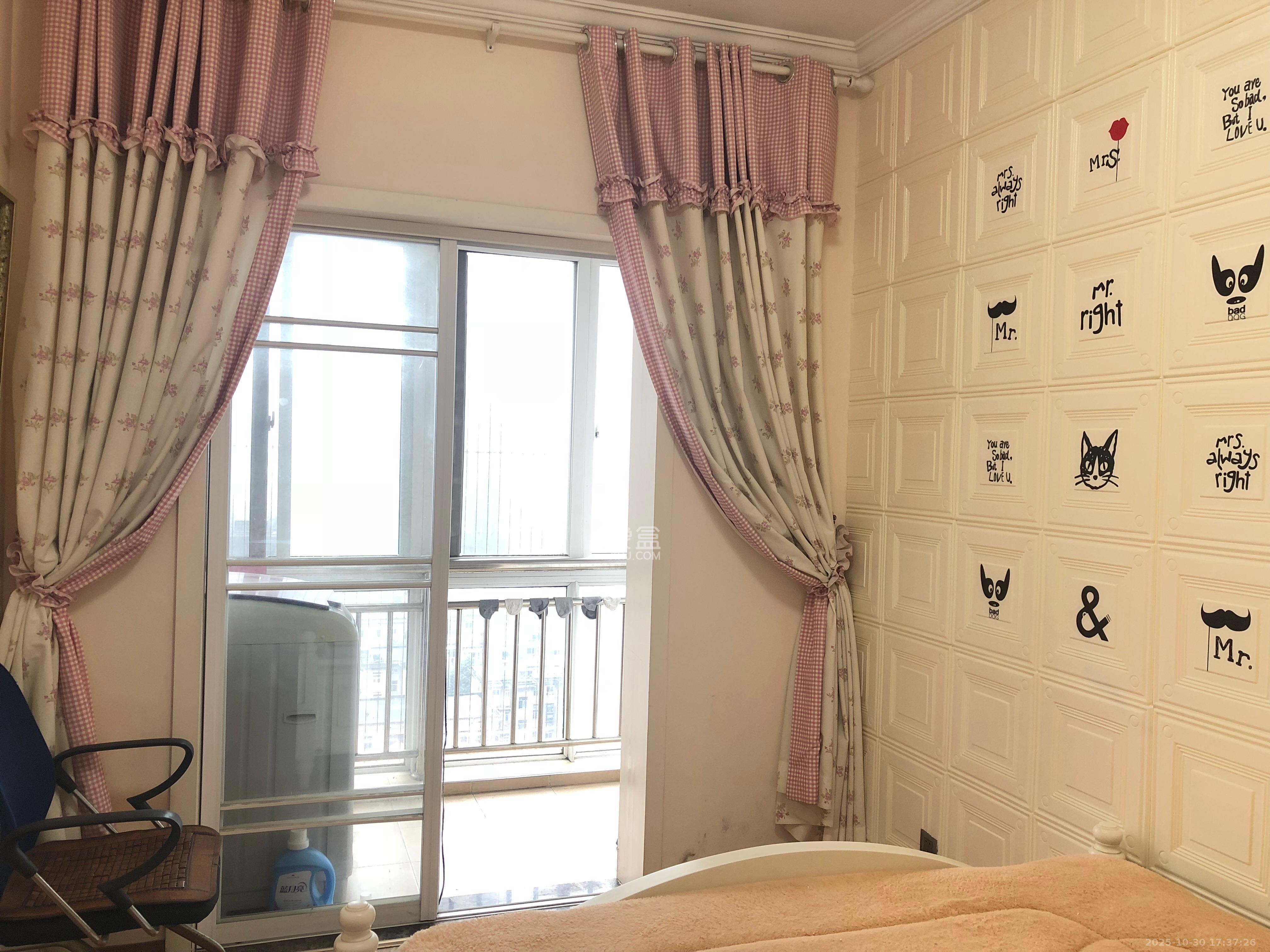 新芙蓉之都  2室2厅1卫    2900.0元/月 新芙蓉之都  2室2厅1卫    2900.0元/月室内图