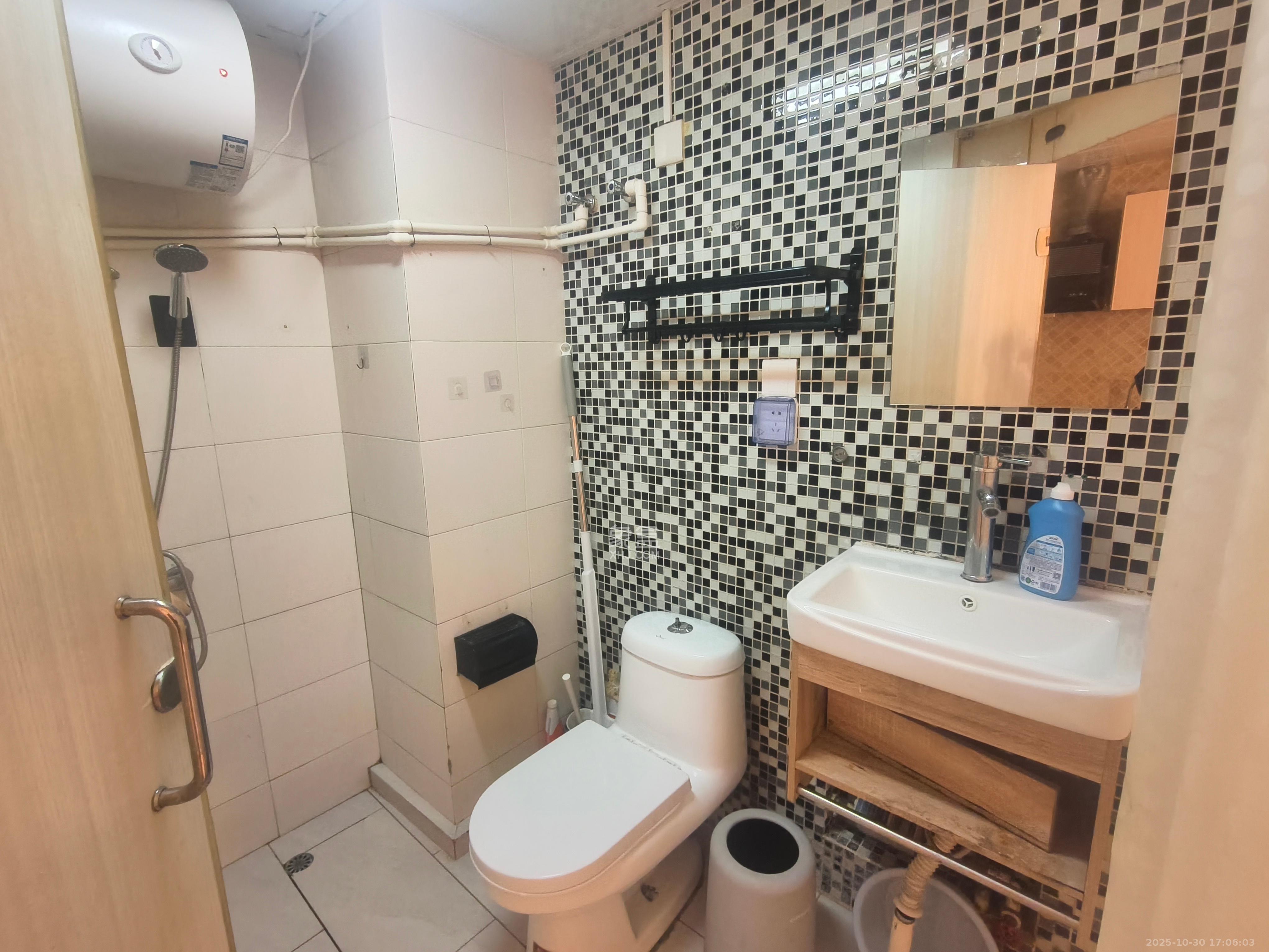 七彩丽都 1室1厅1卫 2000.0元/月 七彩丽都 1室1厅1卫 2000.0元/月室内图