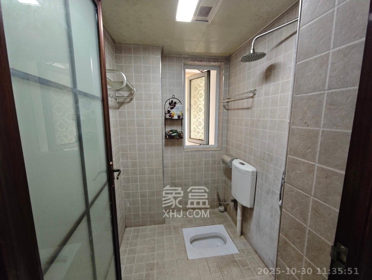 万国城(当代满庭春MOMA)三期 1室2厅2卫 2200.0元/月 万国城(当代满庭春MOMA)三期 1室2厅2卫 2200.0元/月室内图