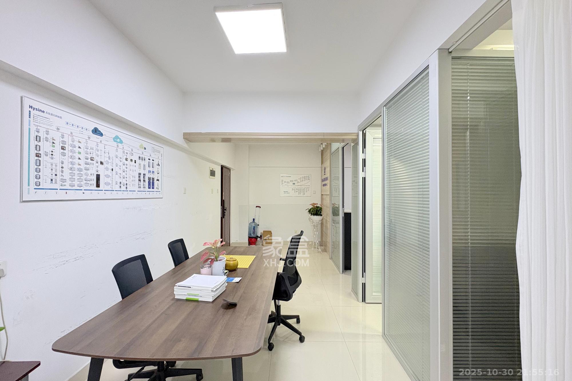 锦泰东环国际 2室2厅1卫 86.0万 锦泰东环国际 2室2厅1卫 86.0万客厅