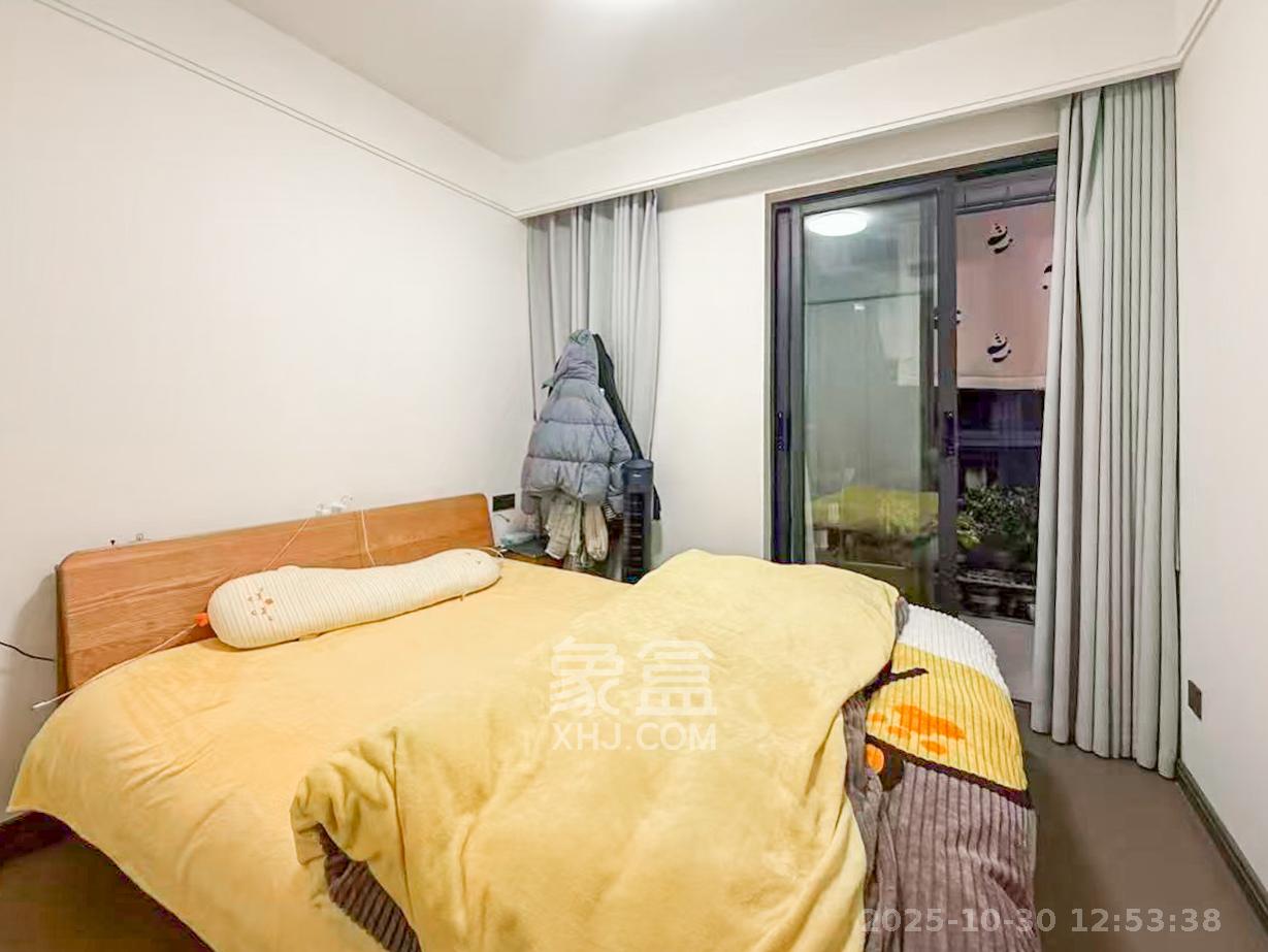 旭辉铂宸府  3室2厅2卫    115.0万卧室