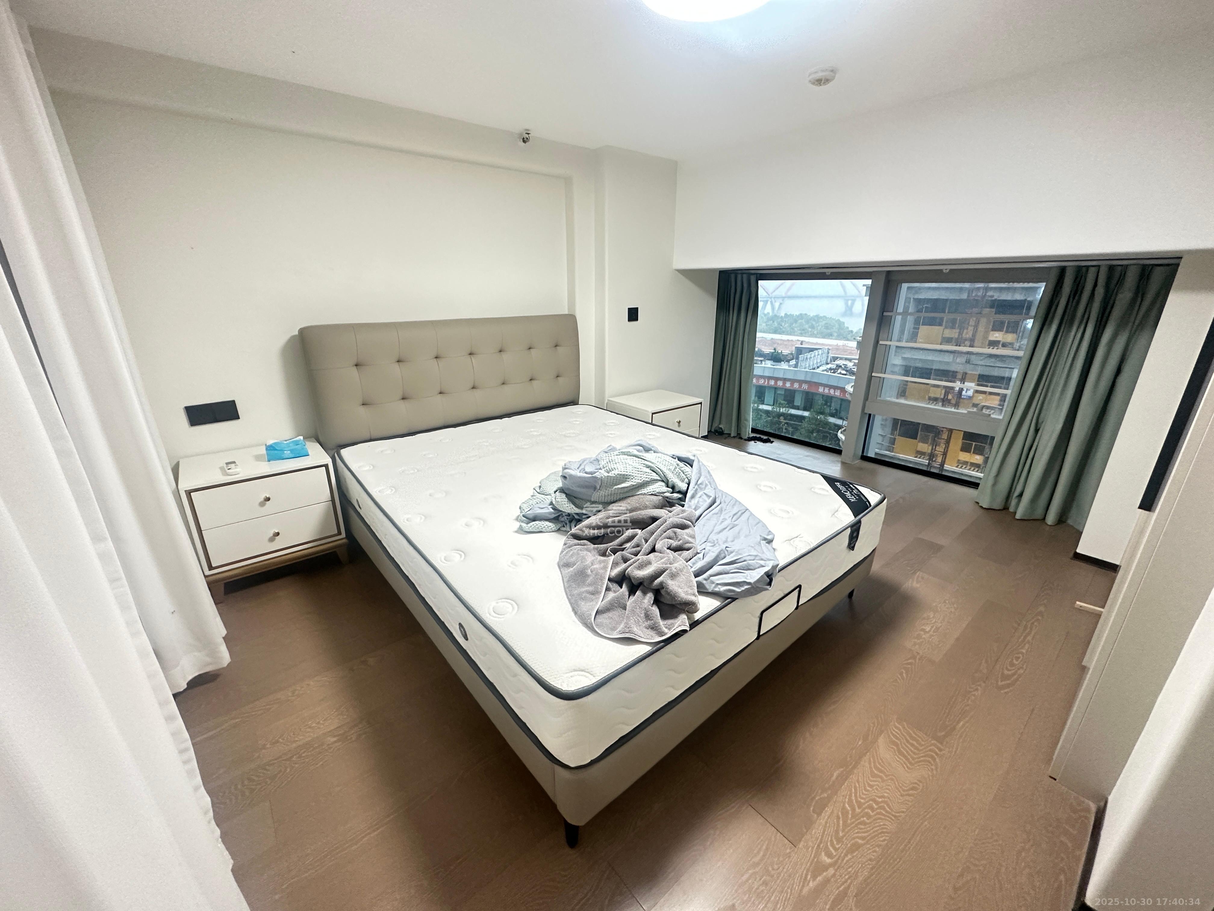 复地滨江金融中心 2室2厅1卫 2600.0元/月 复地滨江金融中心 2室2厅1卫 2600.0元/月室内图