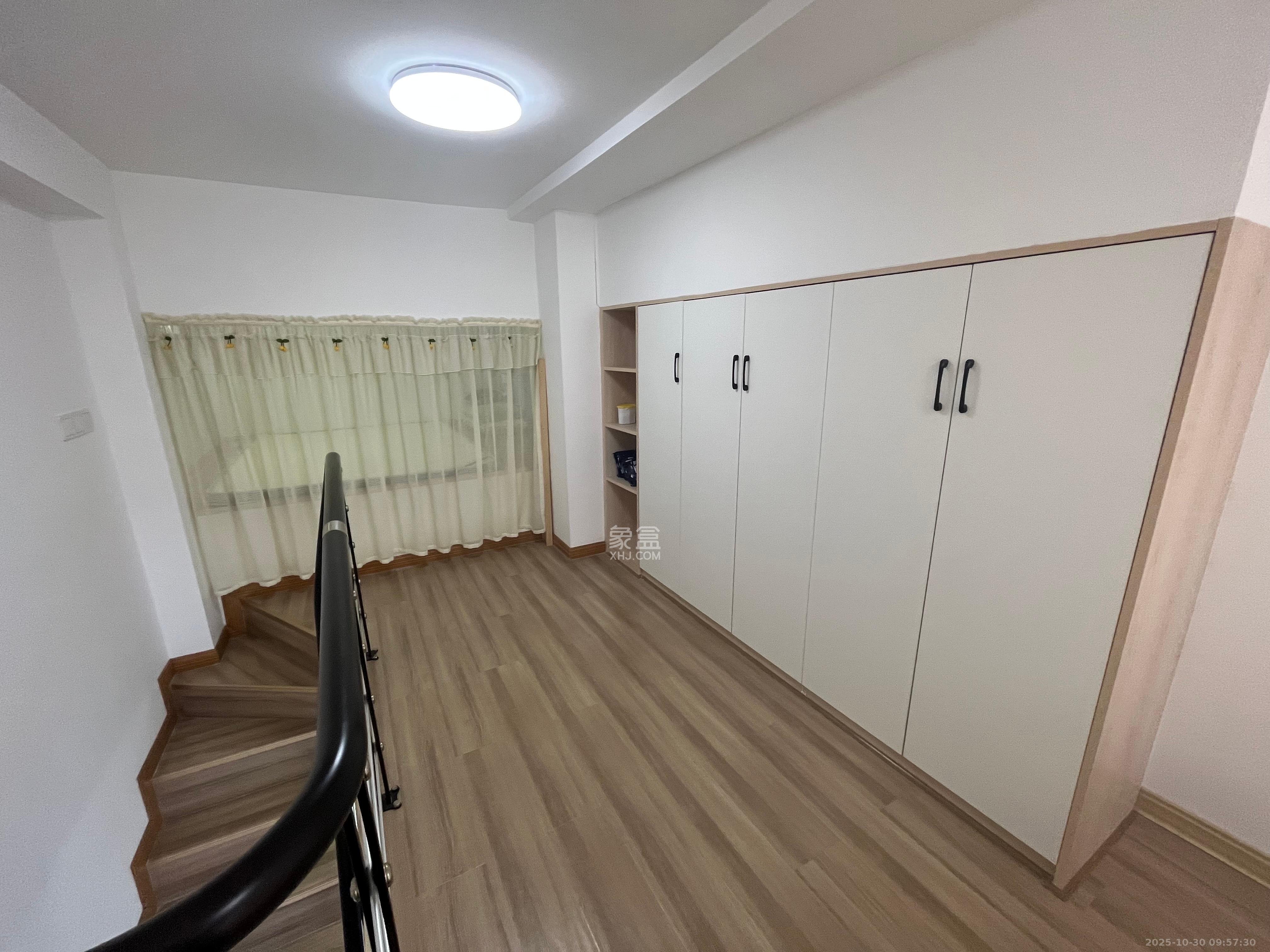 弘坤云寓  1室1厅1卫    2200.0元/月 弘坤云寓  1室1厅1卫    2200.0元/月室内图