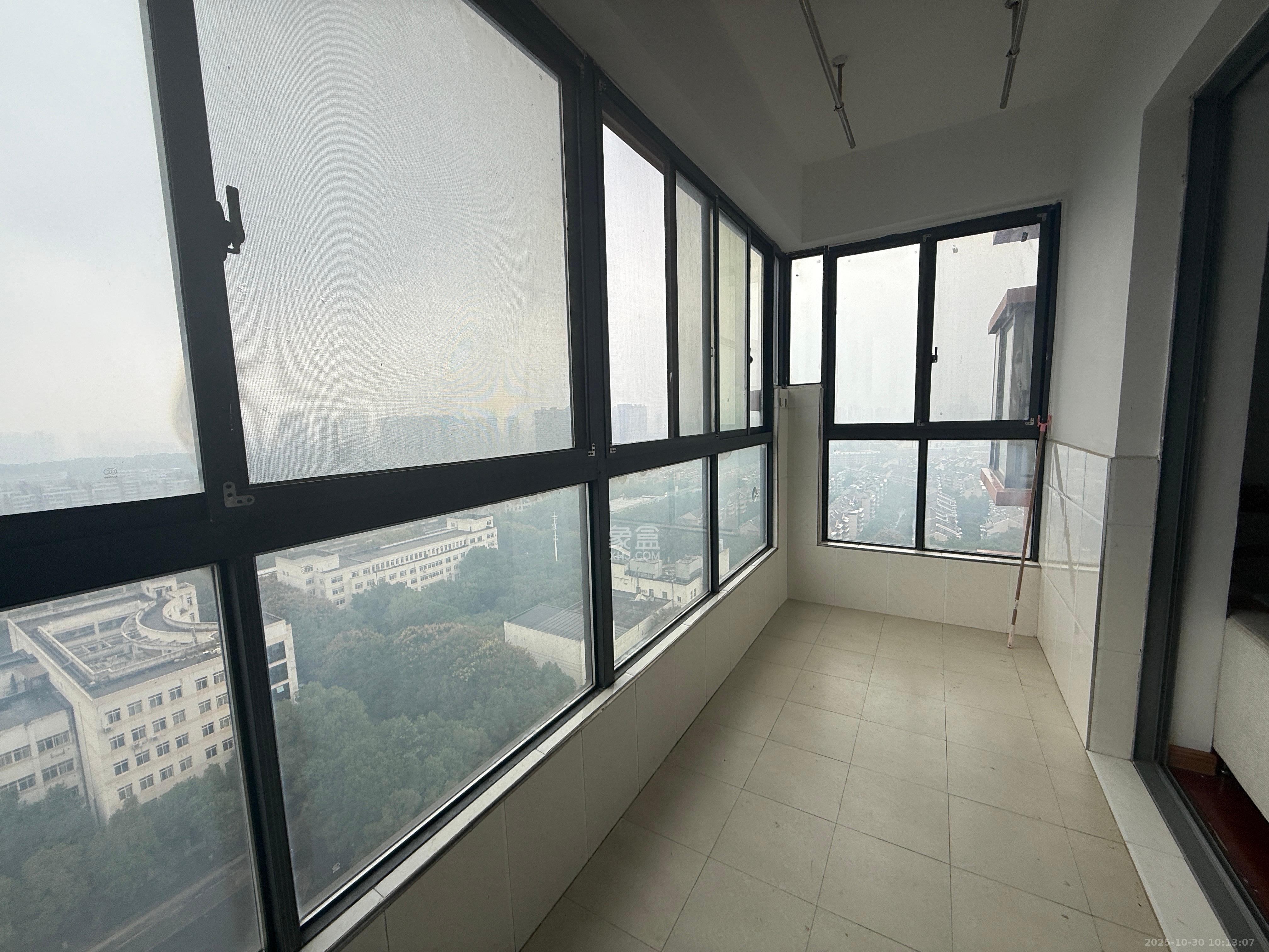 上海城小区 3室2厅2卫 2000.0元/月 上海城小区 3室2厅2卫 2000.0元/月室内图