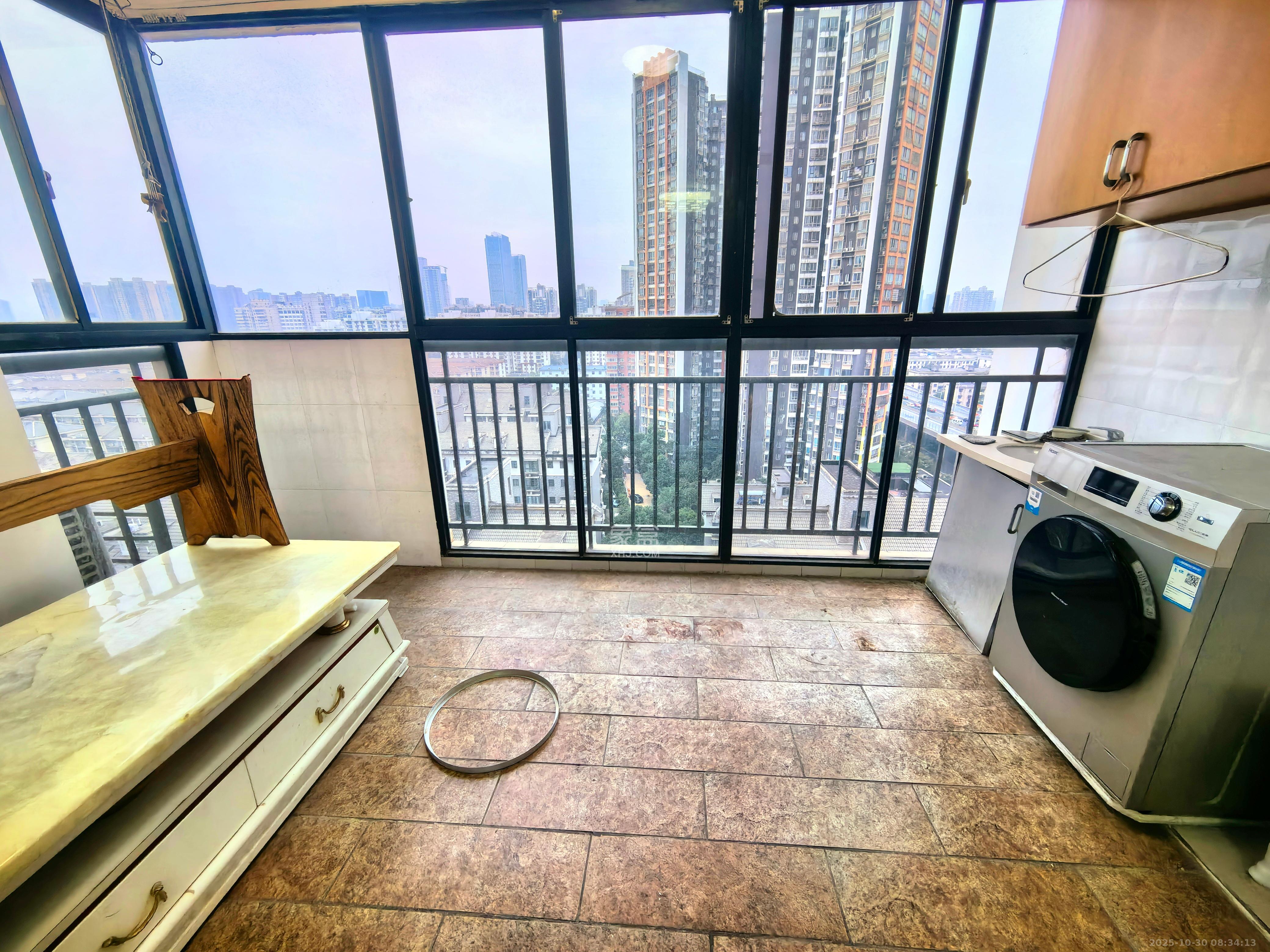 浏阳河畔家园  3室2厅2卫    2600.0元/月室内图