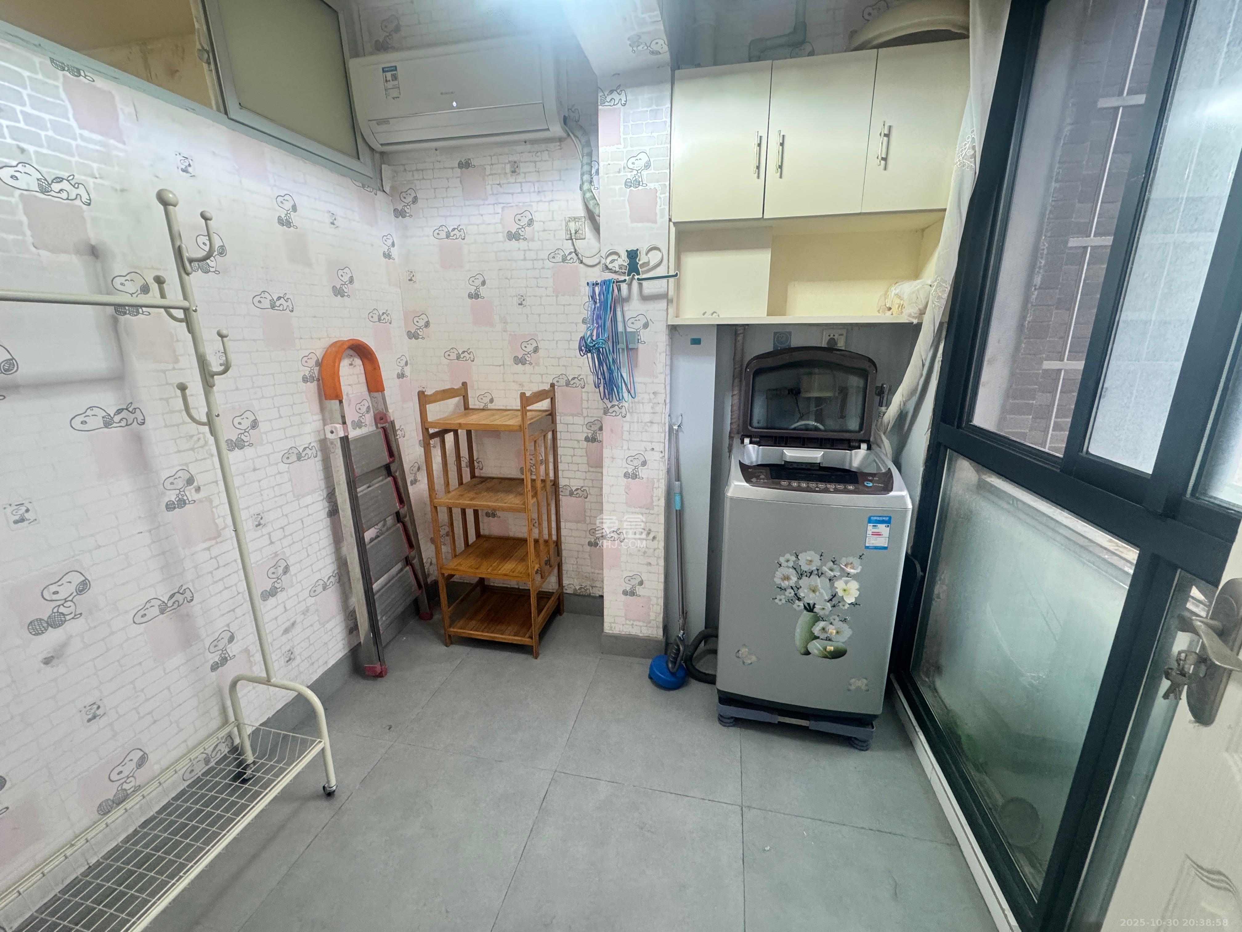 城市森林  1室1厅1卫    2000.0元/月 城市森林  1室1厅1卫    2000.0元/月室内图