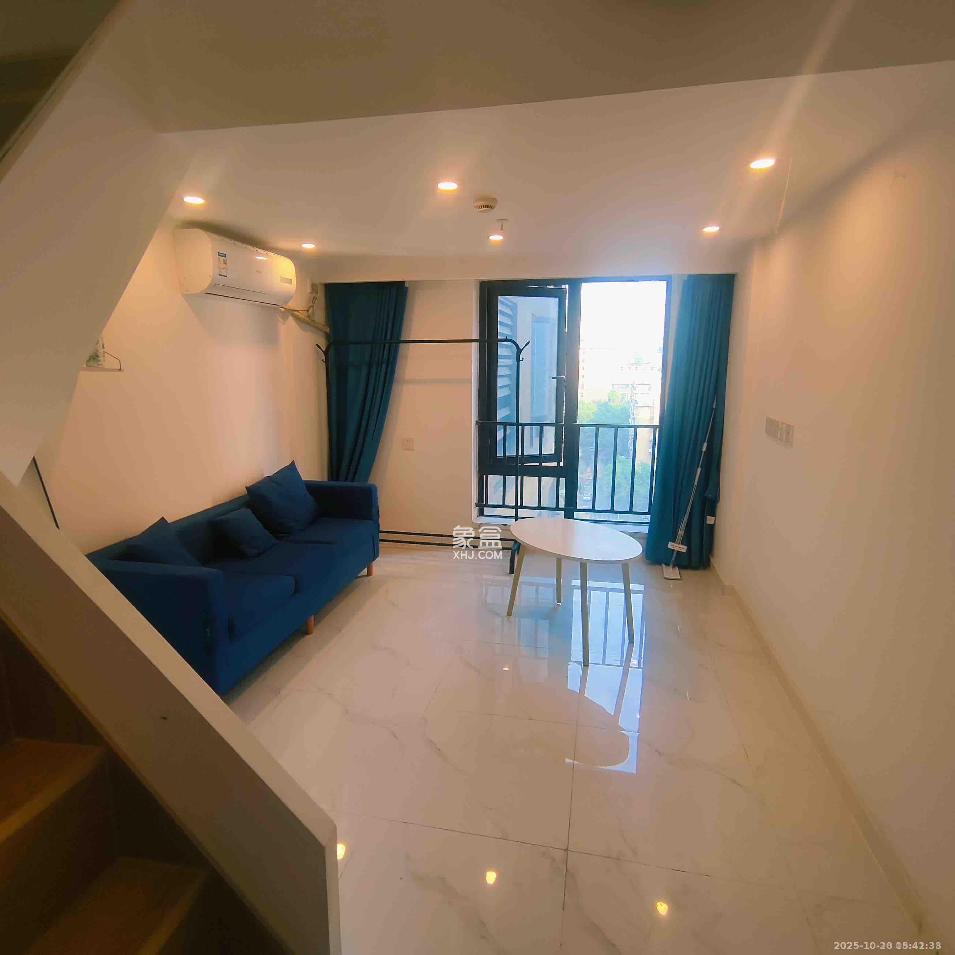 卓越江岸  2室1厅1卫    2000.0元/月 卓越江岸  2室1厅1卫    2000.0元/月室内图