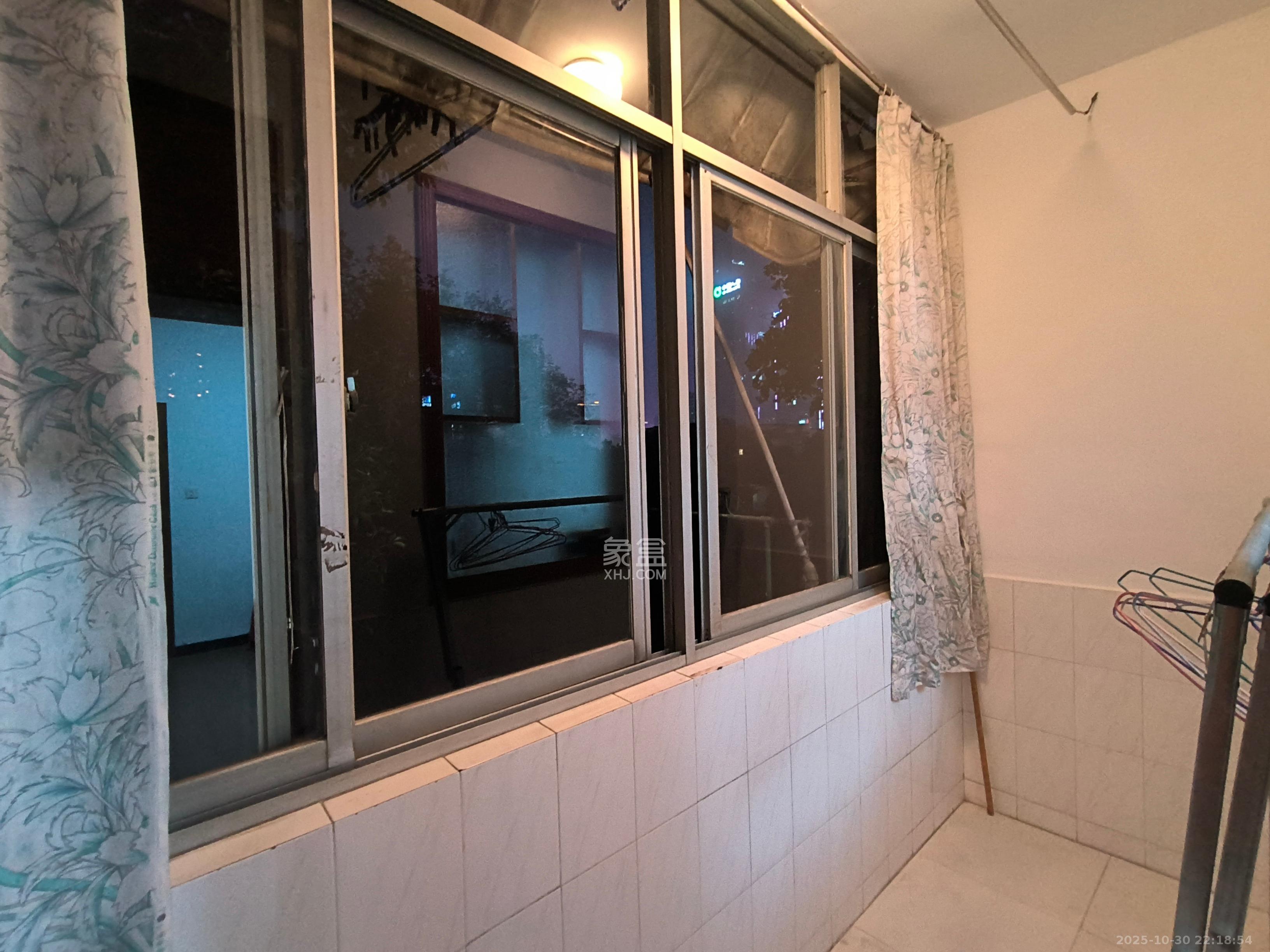 建湘新村  1室1厅1卫    1000.0元/月 建湘新村  1室1厅1卫    1000.0元/月室内图