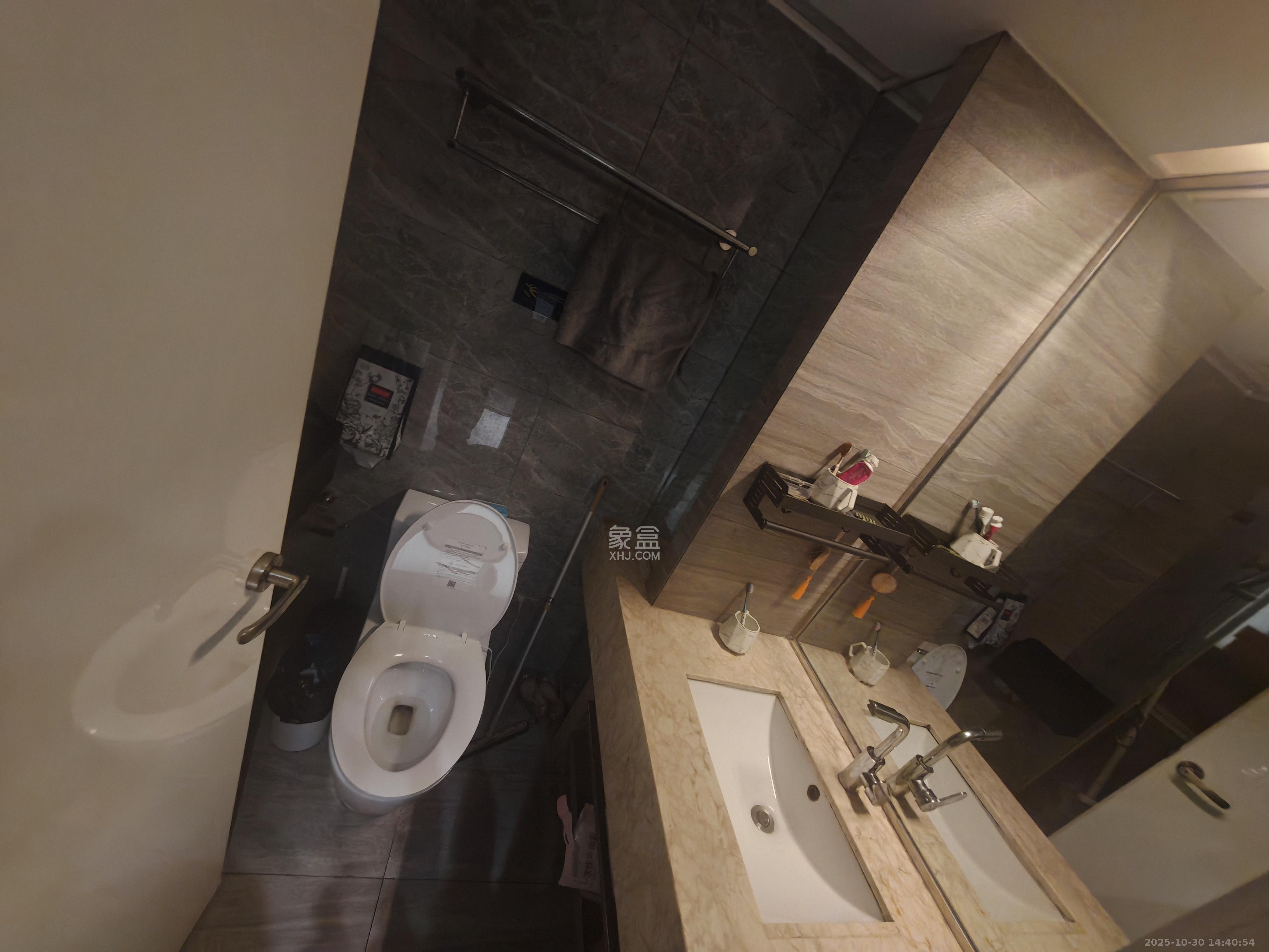 东怡外国（南湖一号)  1室1厅1卫    1800.0元/月室内图