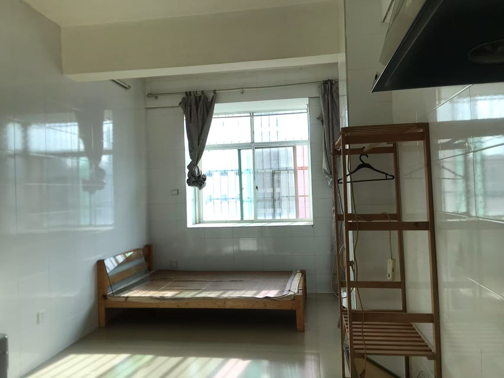 德盛华庭  1室1厅1卫    900.0元/月 德盛华庭  1室1厅1卫    900.0元/月室内图