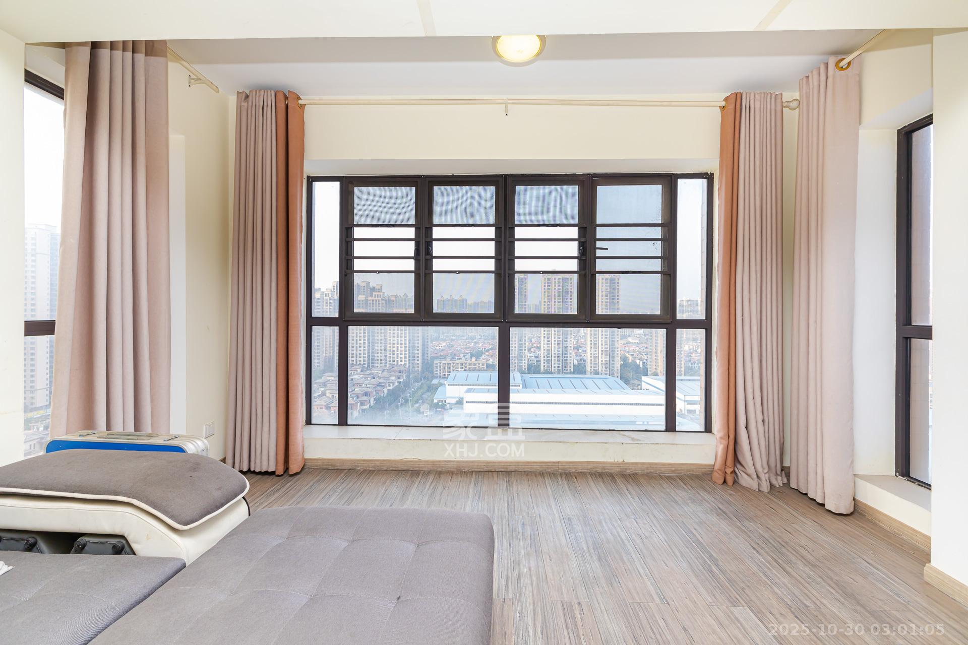 润和又一城  3室2厅2卫    82.0万阳台