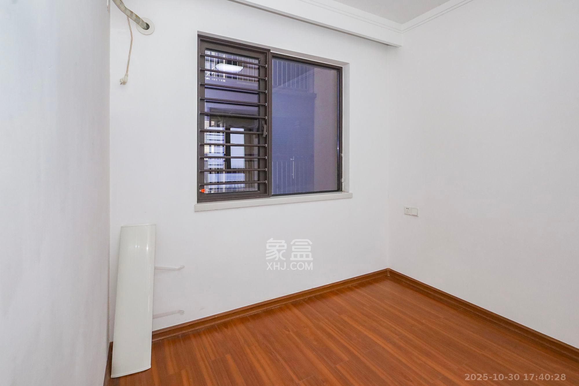 龙湖水晶郦城  3室2厅1卫    2800.0元/月室内图